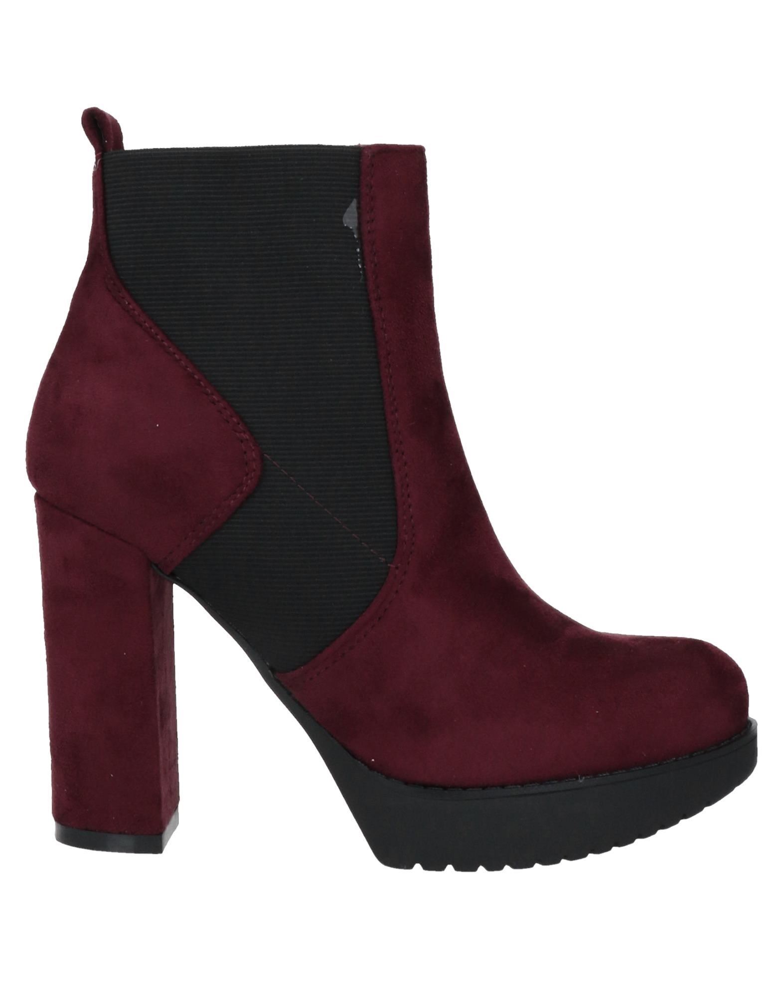 Sexy Woman Ankle Boots In Maroon