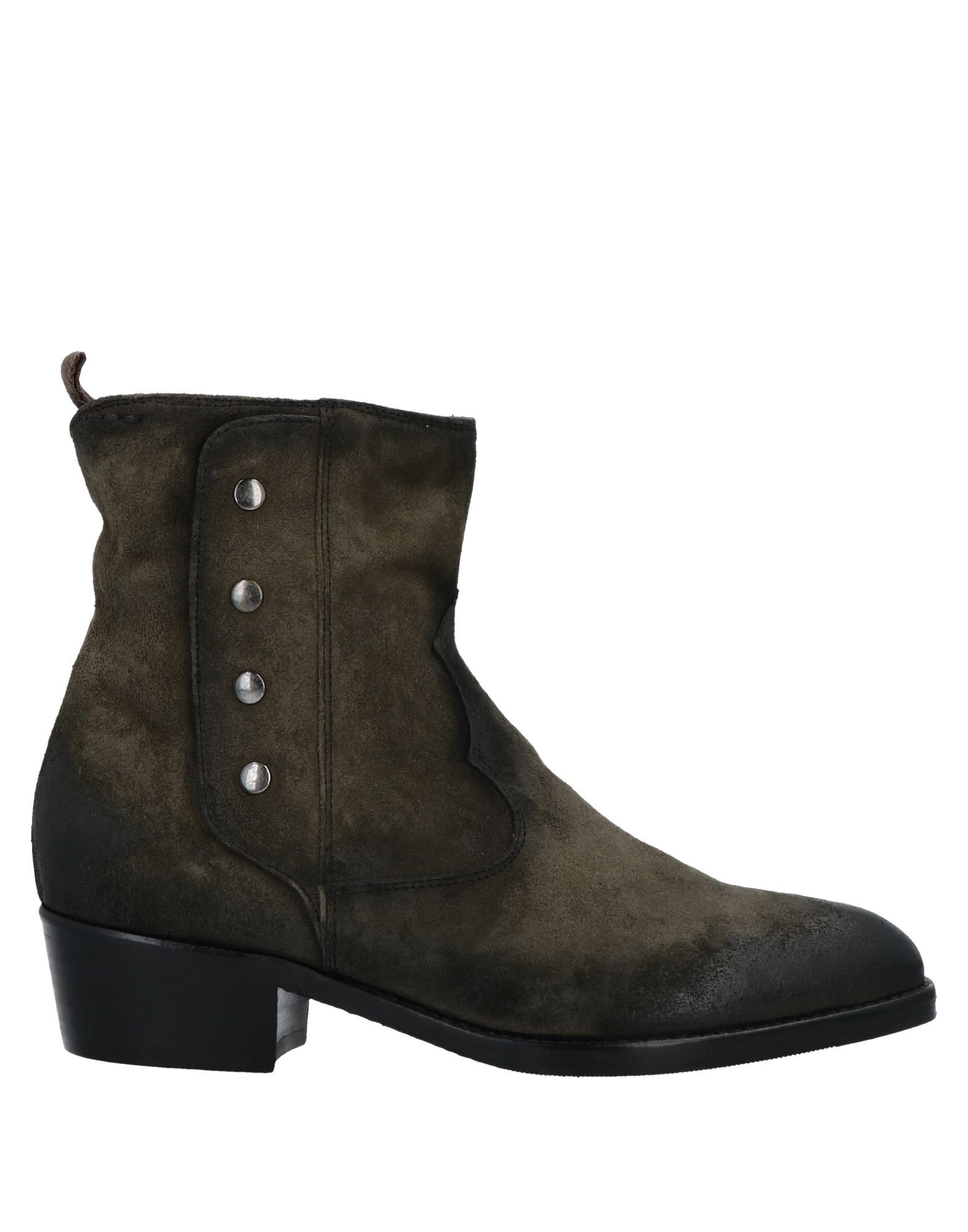 Alexander Hotto Ankle Boots In Military Green