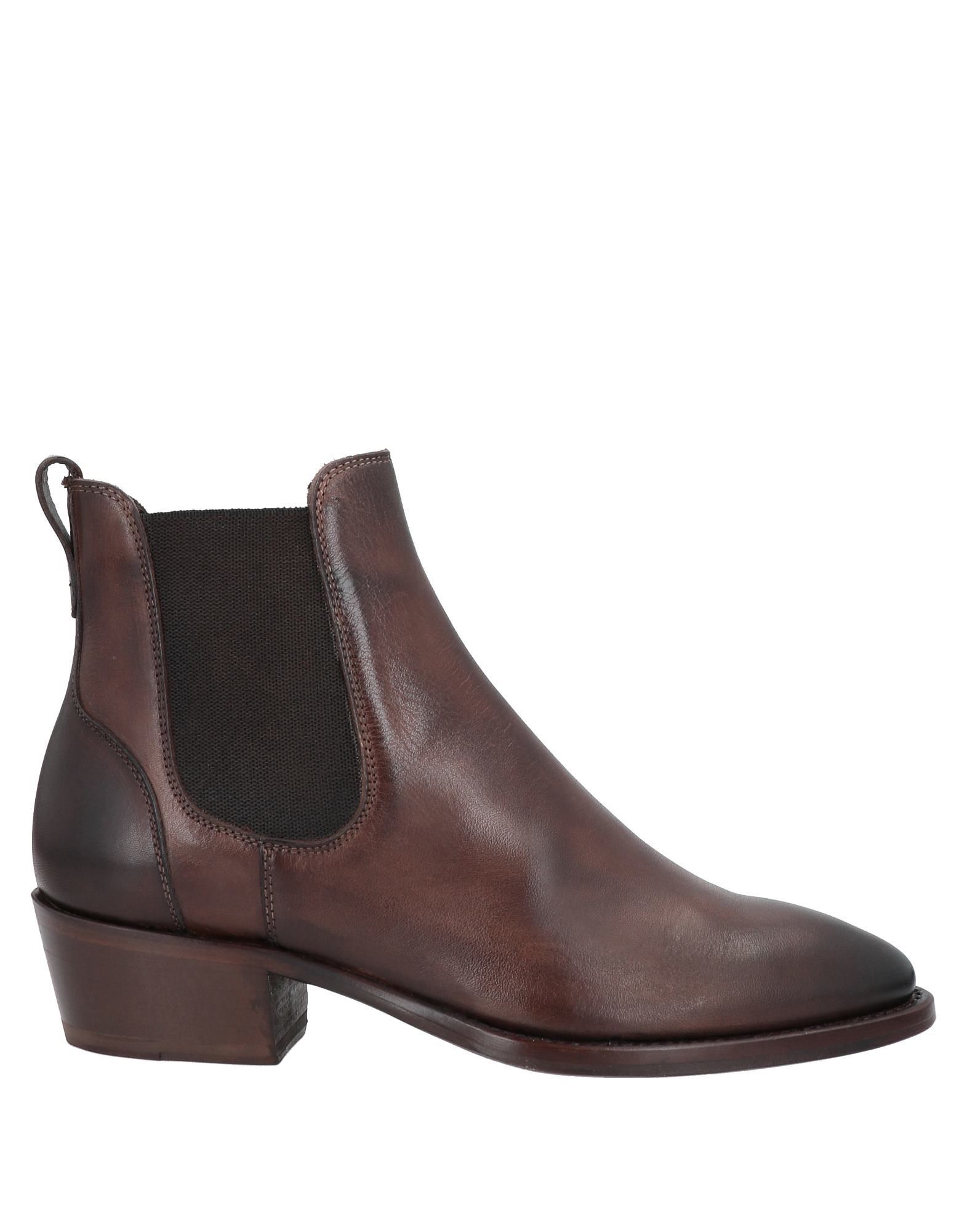 BRECOS Ankle boots