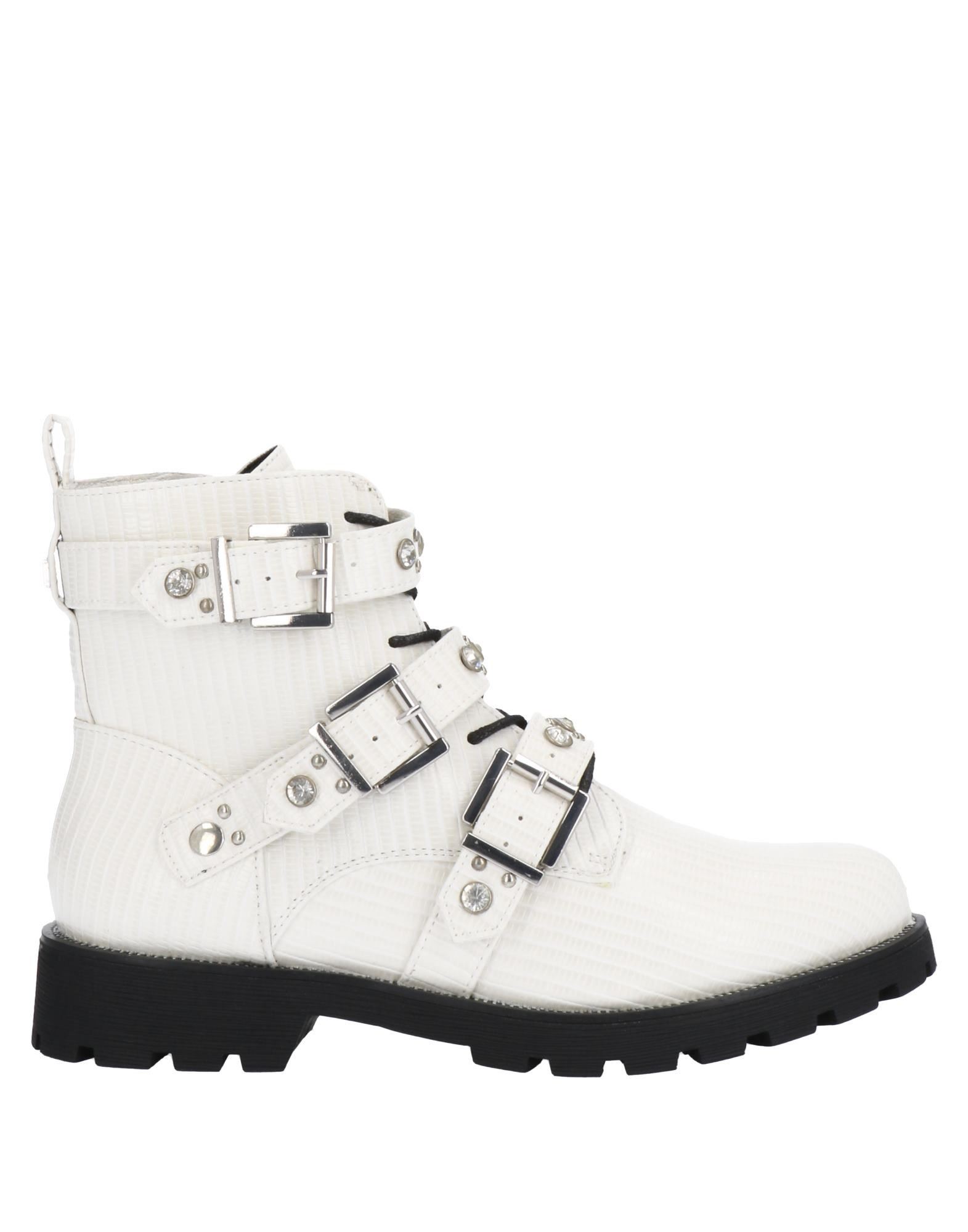 Maria Mare Ankle Boots In White