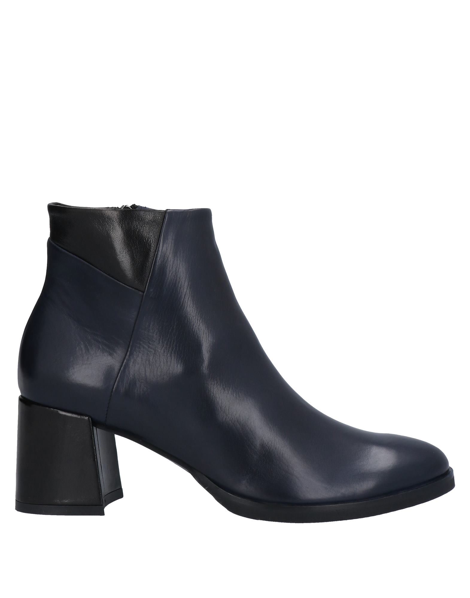Calpierre Ankle Boots In Dark Brown