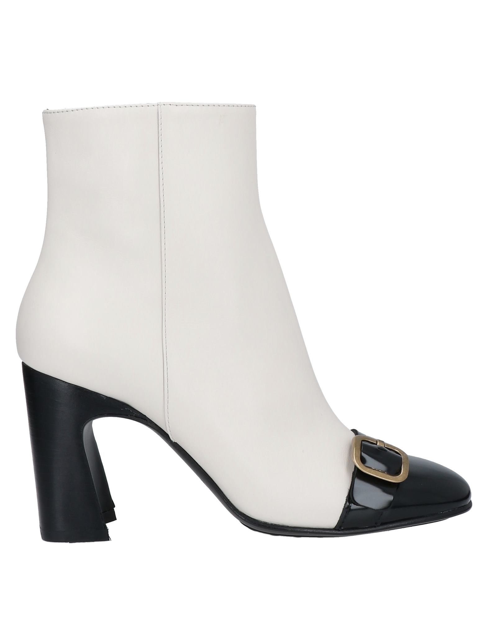 Tod's Ankle Boots In Ivory