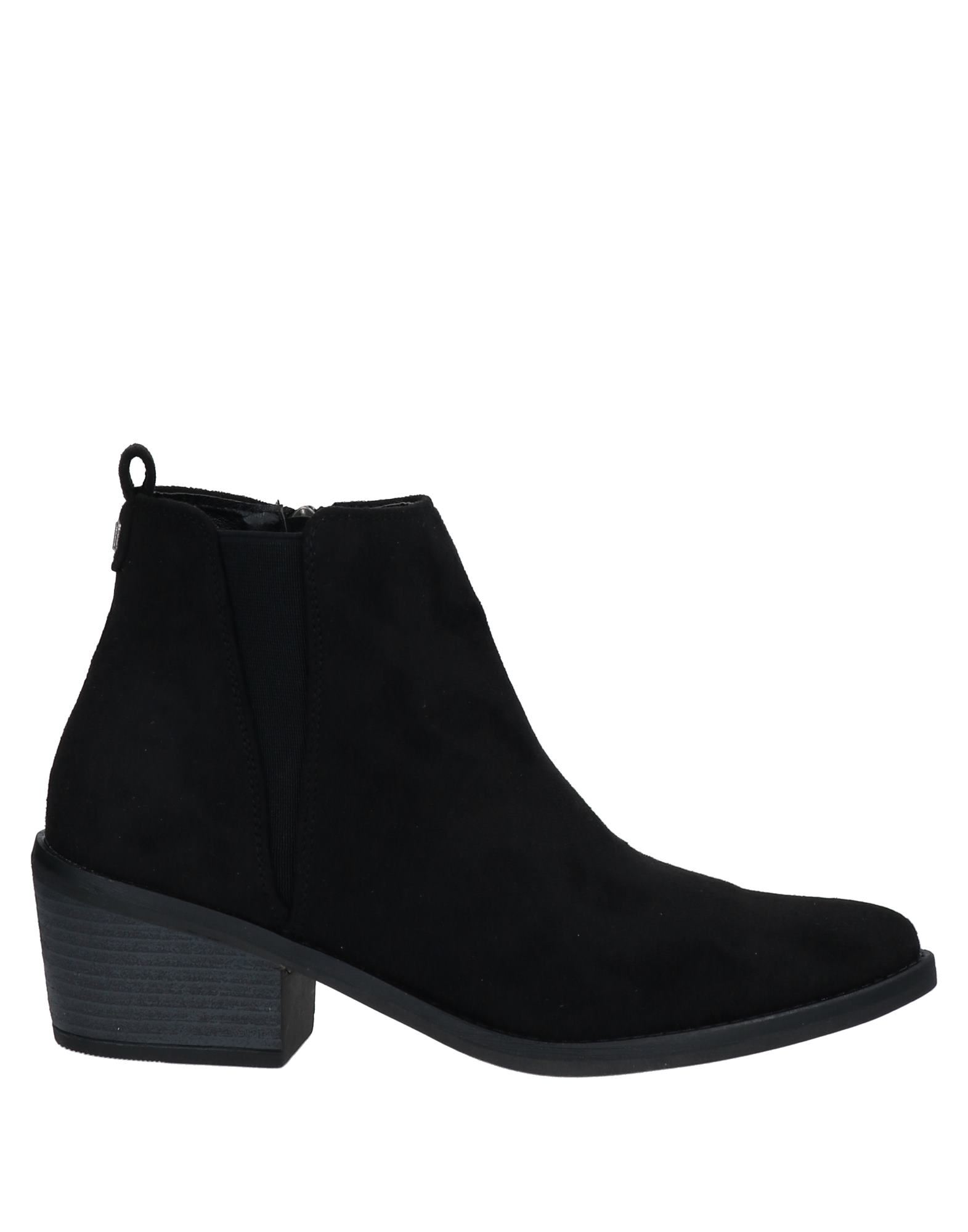Mtng Ankle Boots In Black