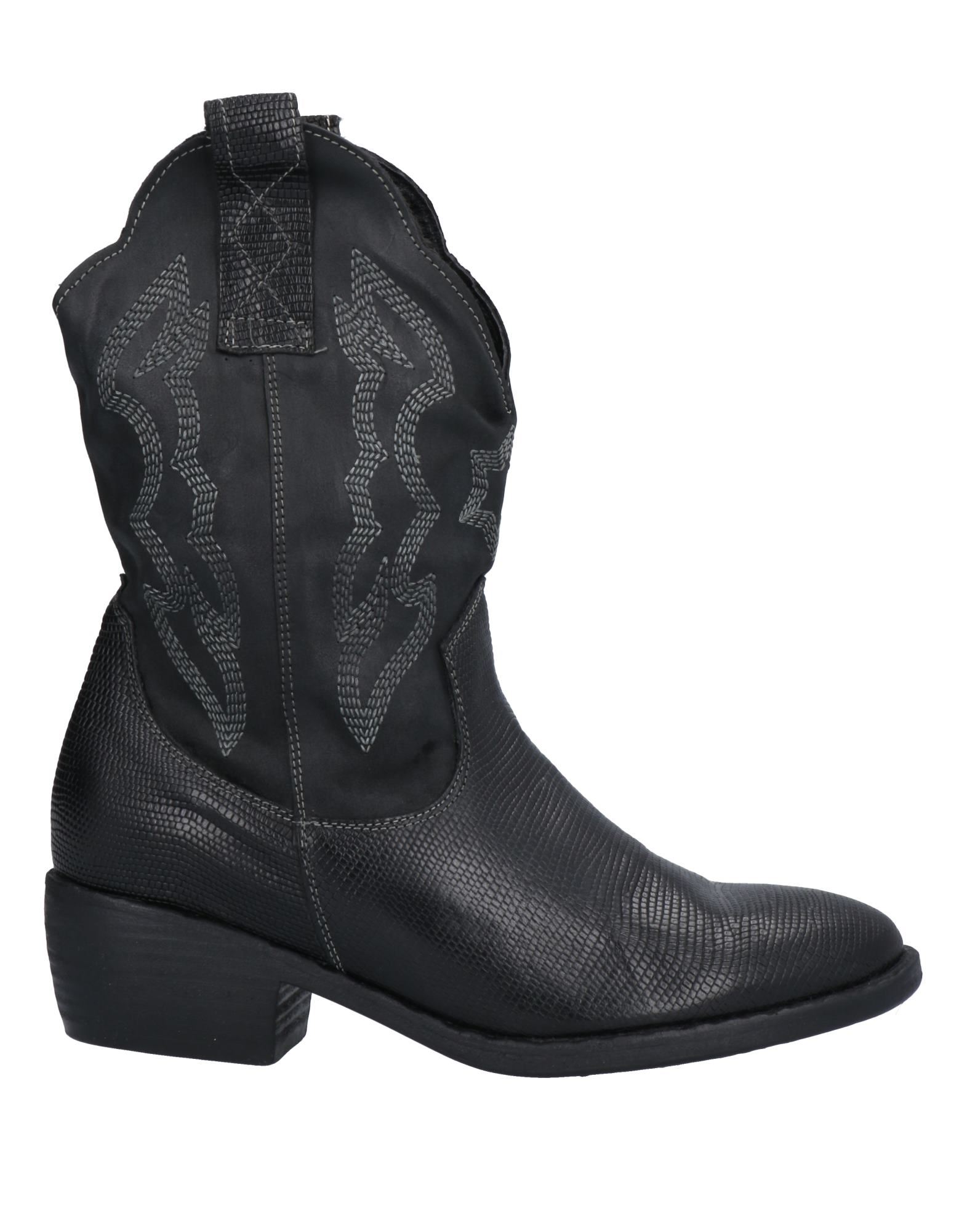 Nila & Nila Ankle Boots In Black