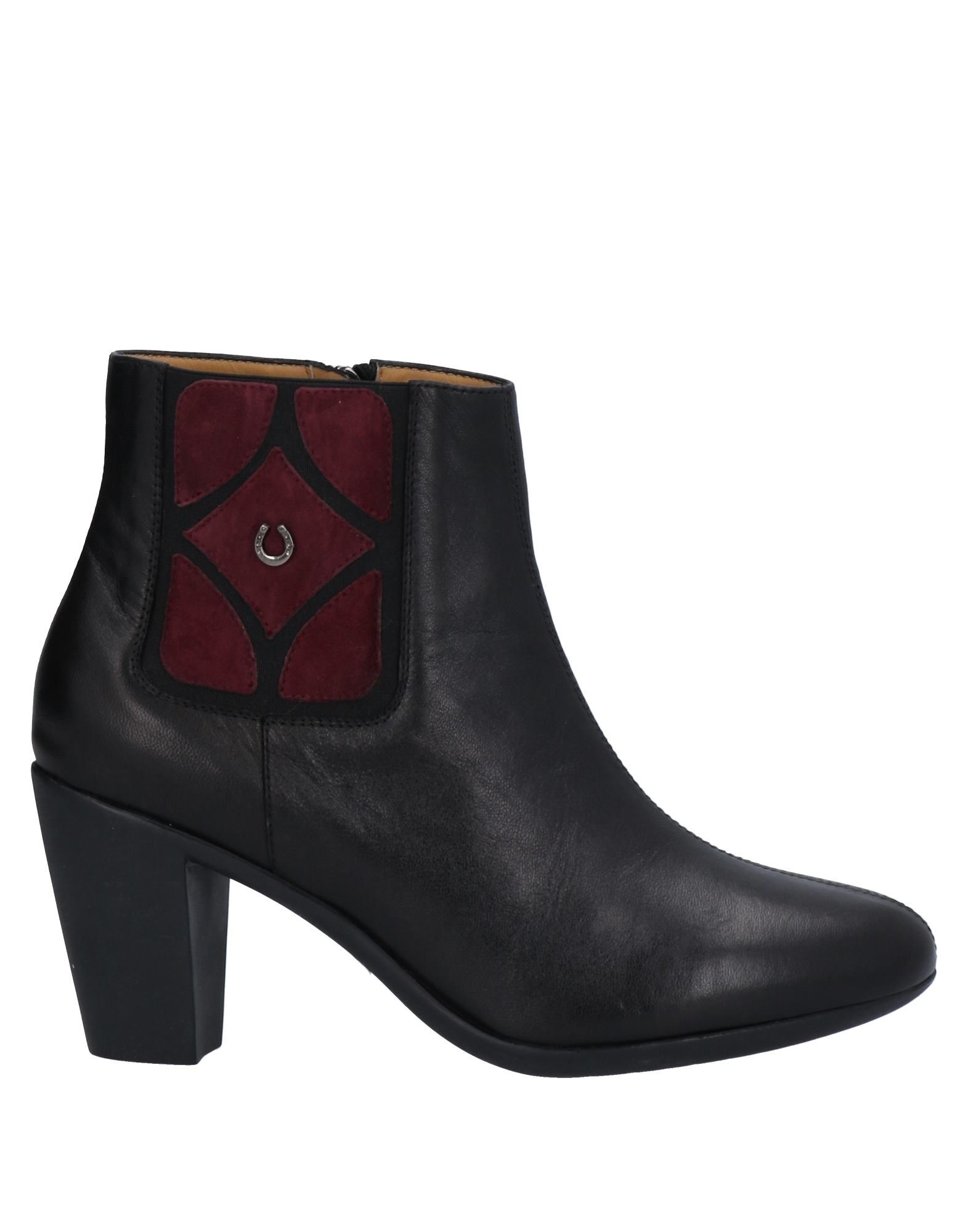 Pakerson Ankle Boots In Black