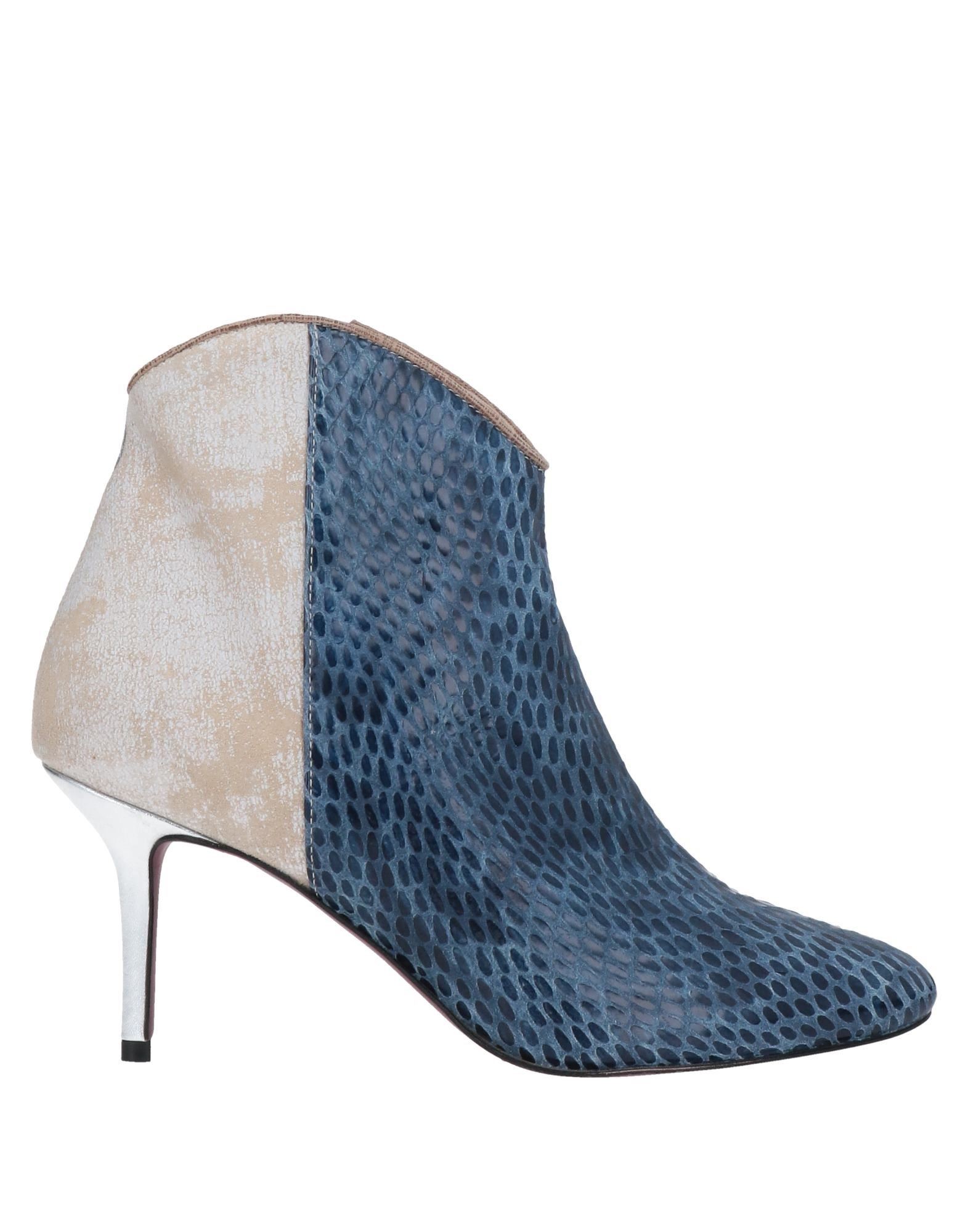 Ebarrito Ankle Boots In Blue