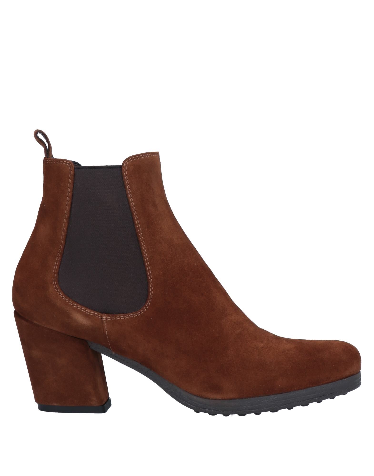 Maria Cristina Ankle Boots In Brown
