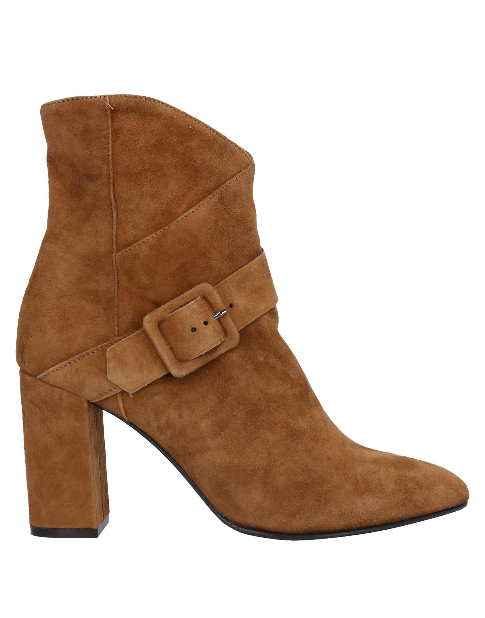 Carmens Ankle Boots In Camel