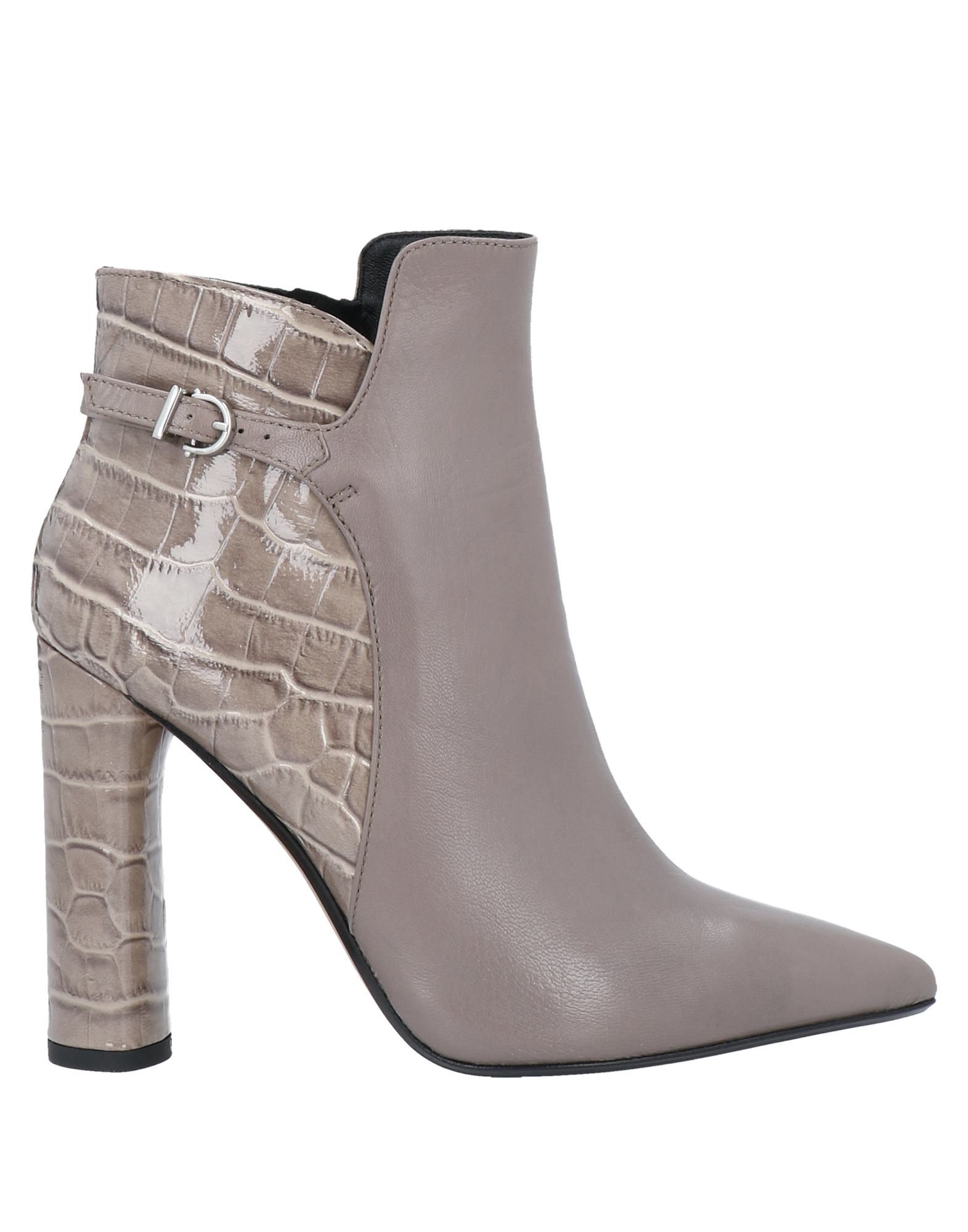 Tiffi Ankle Boots In Dove Grey