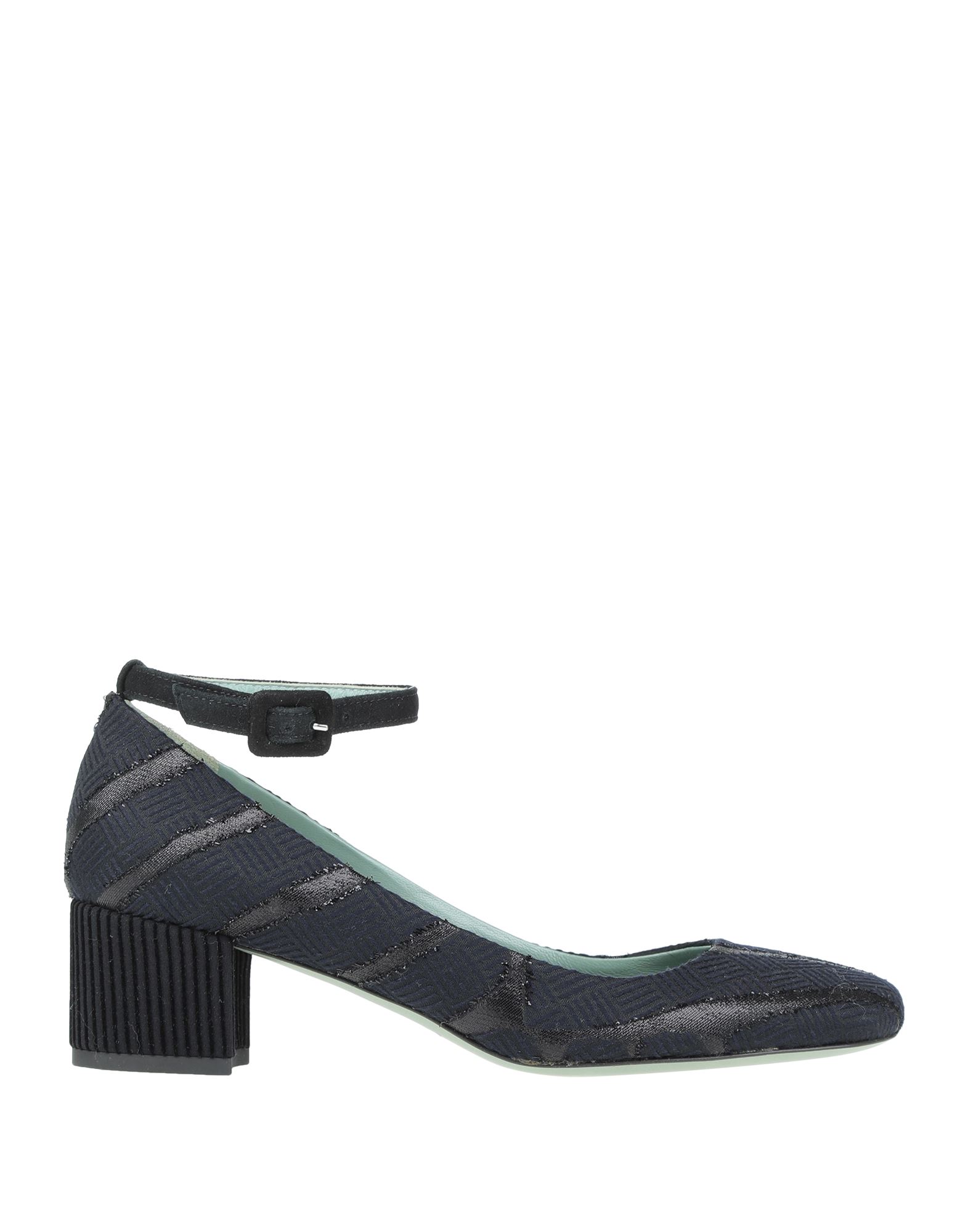 Paola D'arcano Pumps In Black
