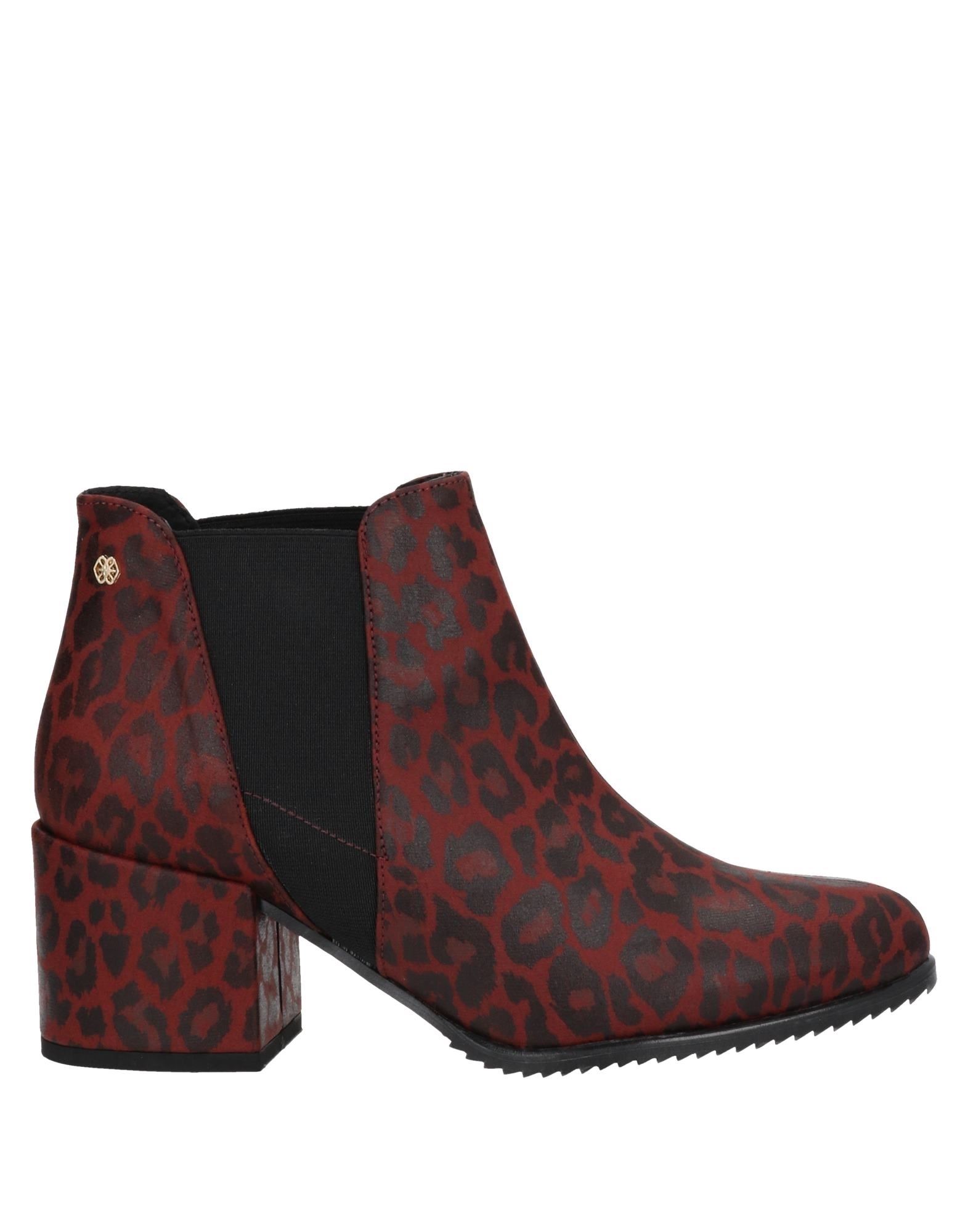 Cuplé Ankle Boots In Red