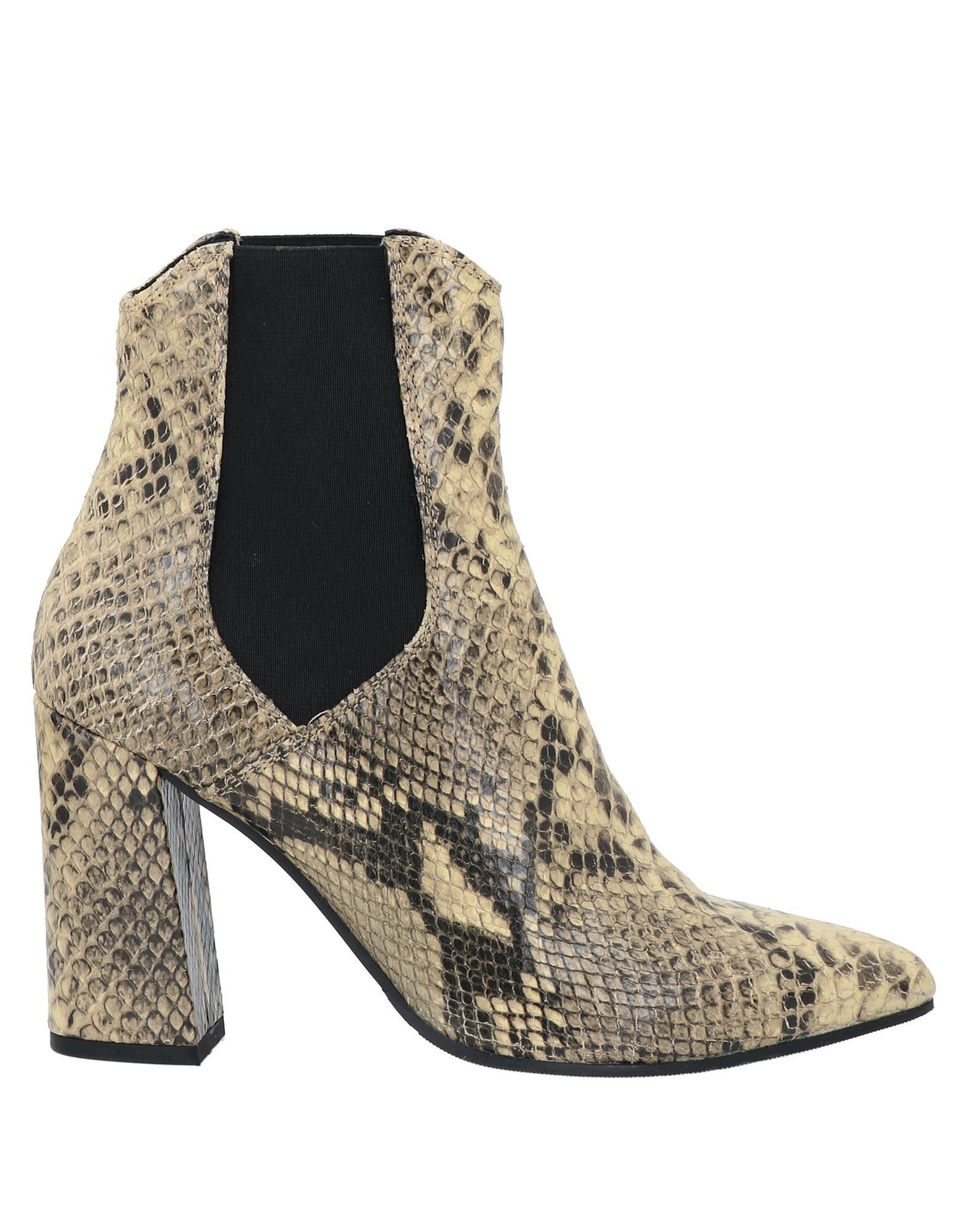 BPRIVATE Ankle boots