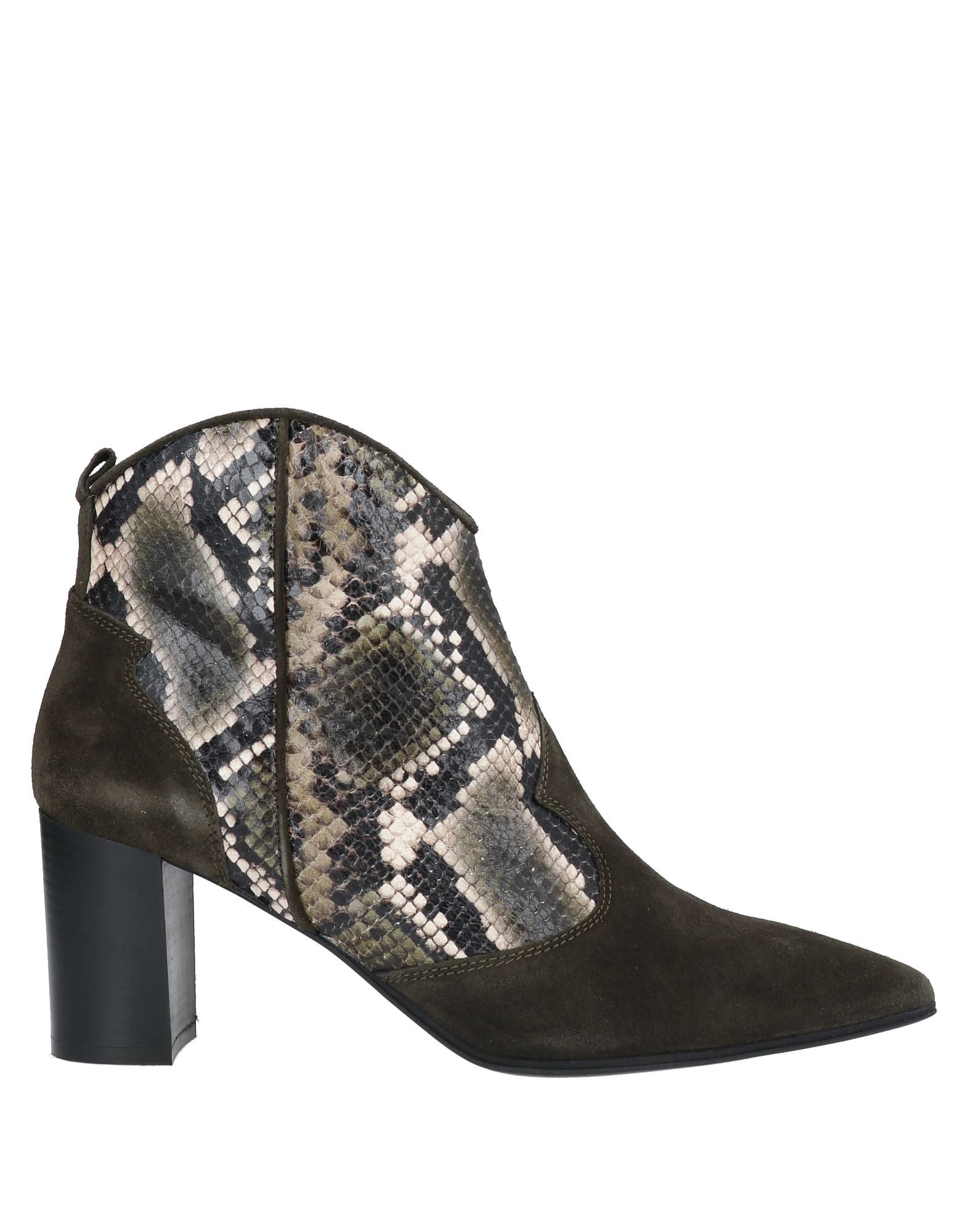 ESSENZA Ankle boots