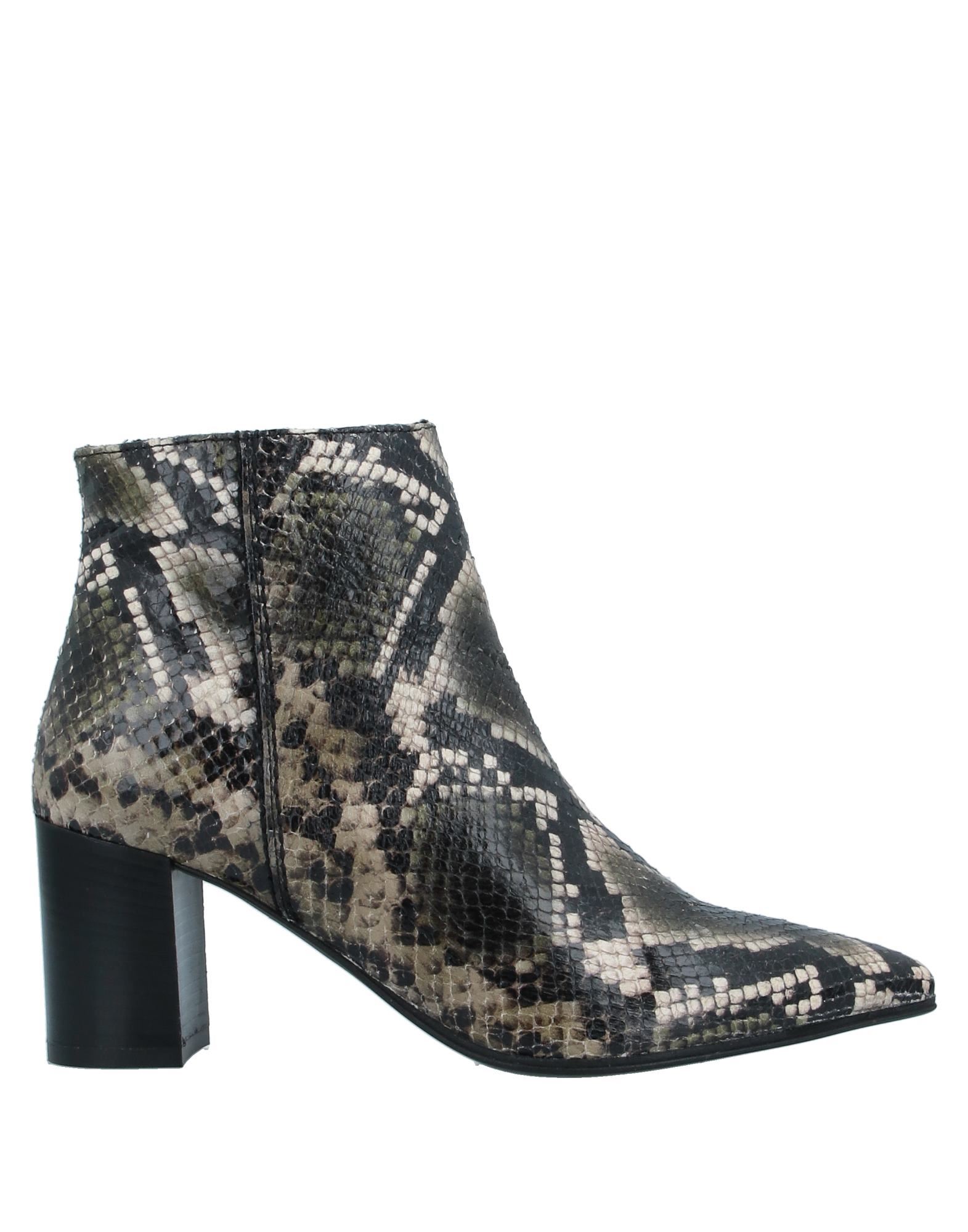 Essenza Ankle Boots In Animal Print