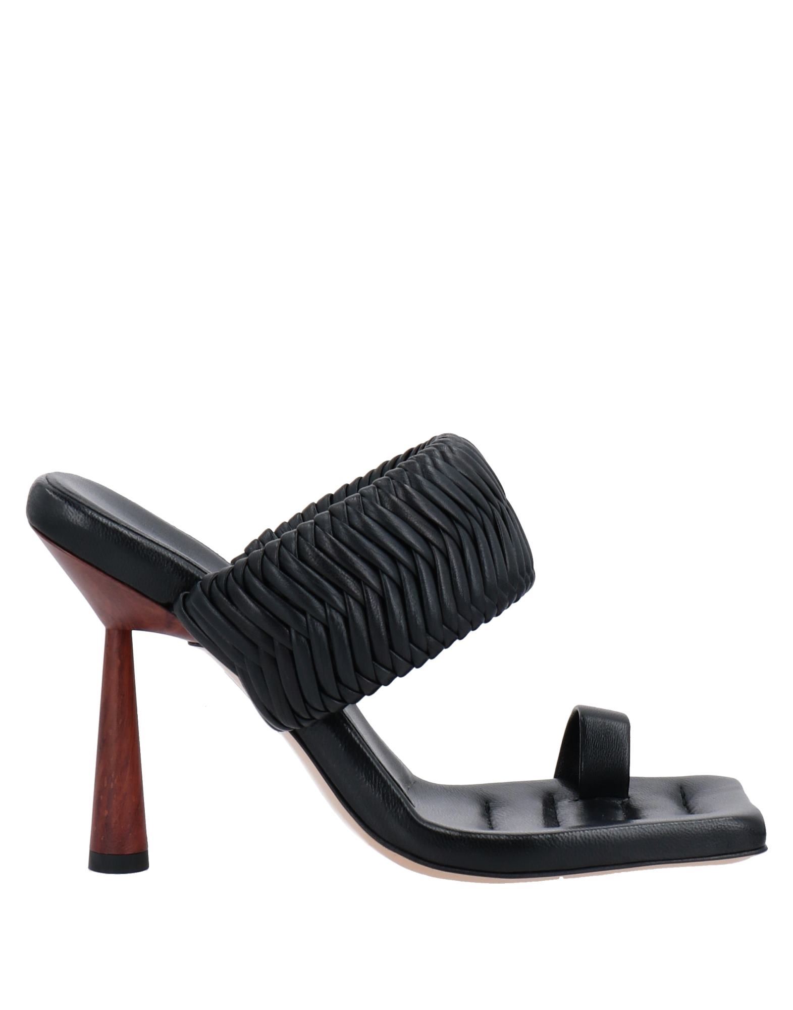 Gia Rhw Toe Strap Sandals In Black