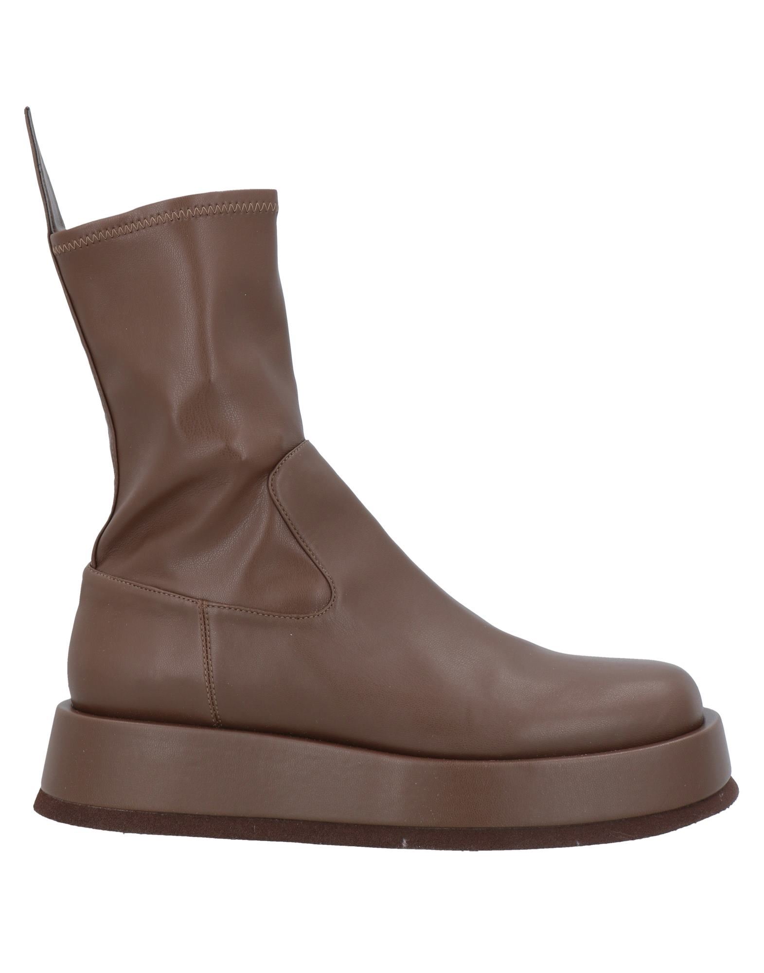 Gia Rhw Ankle Boots In Brown