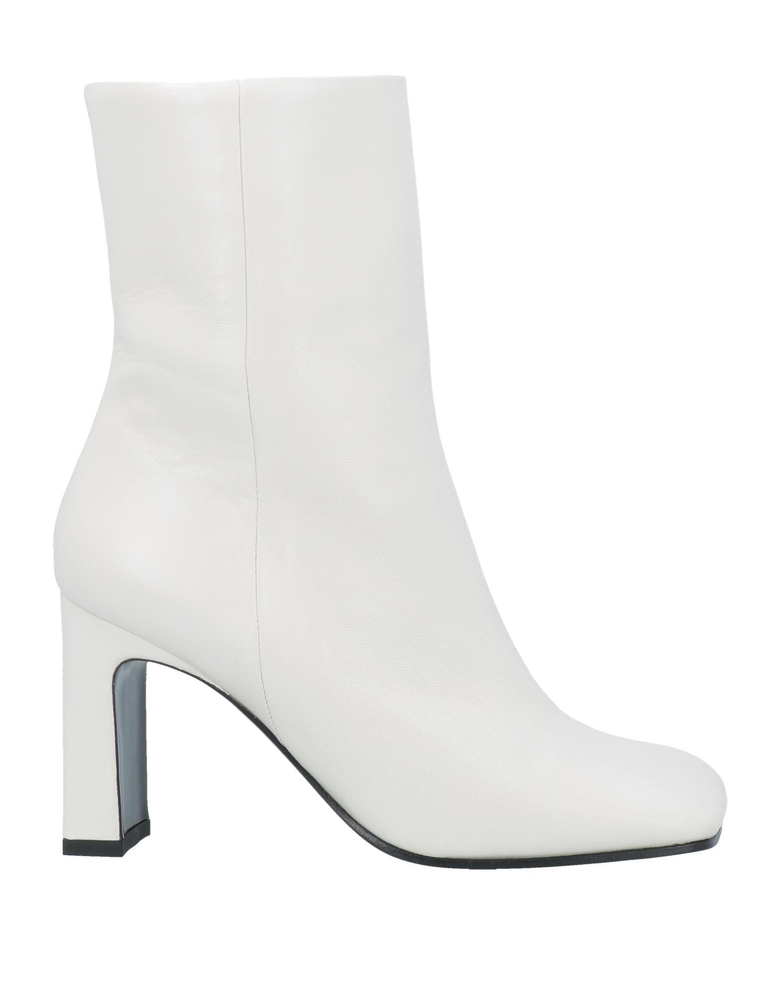 Aldo Castagna Ankle Boots In White