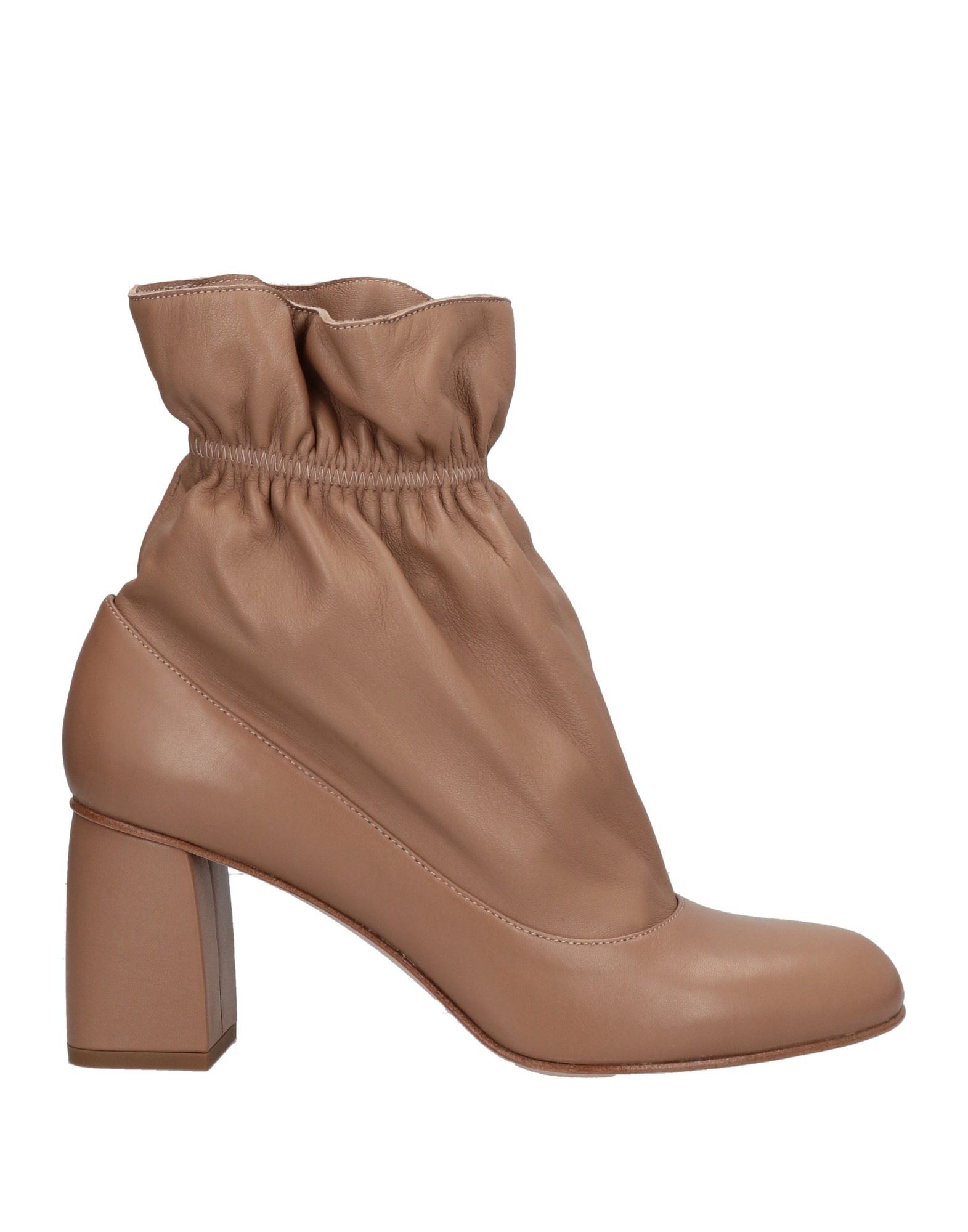 Redv Red(v) Woman Ankle Boots Sand Size 7 Soft Leather