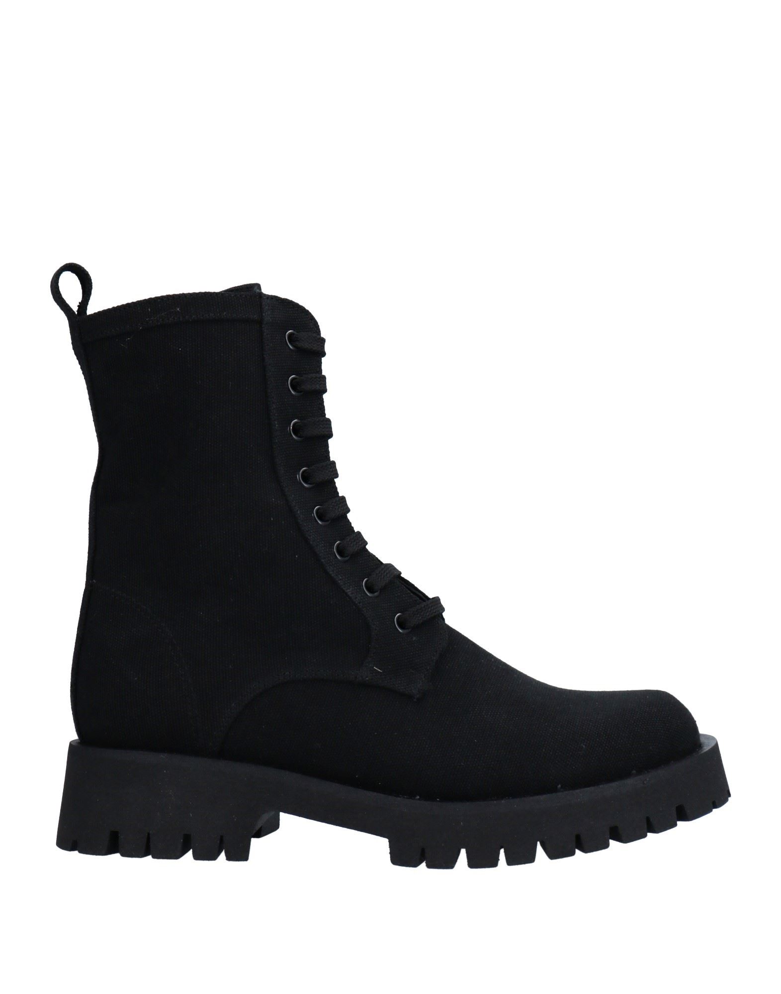 Nila & Nila Ankle Boots In Black