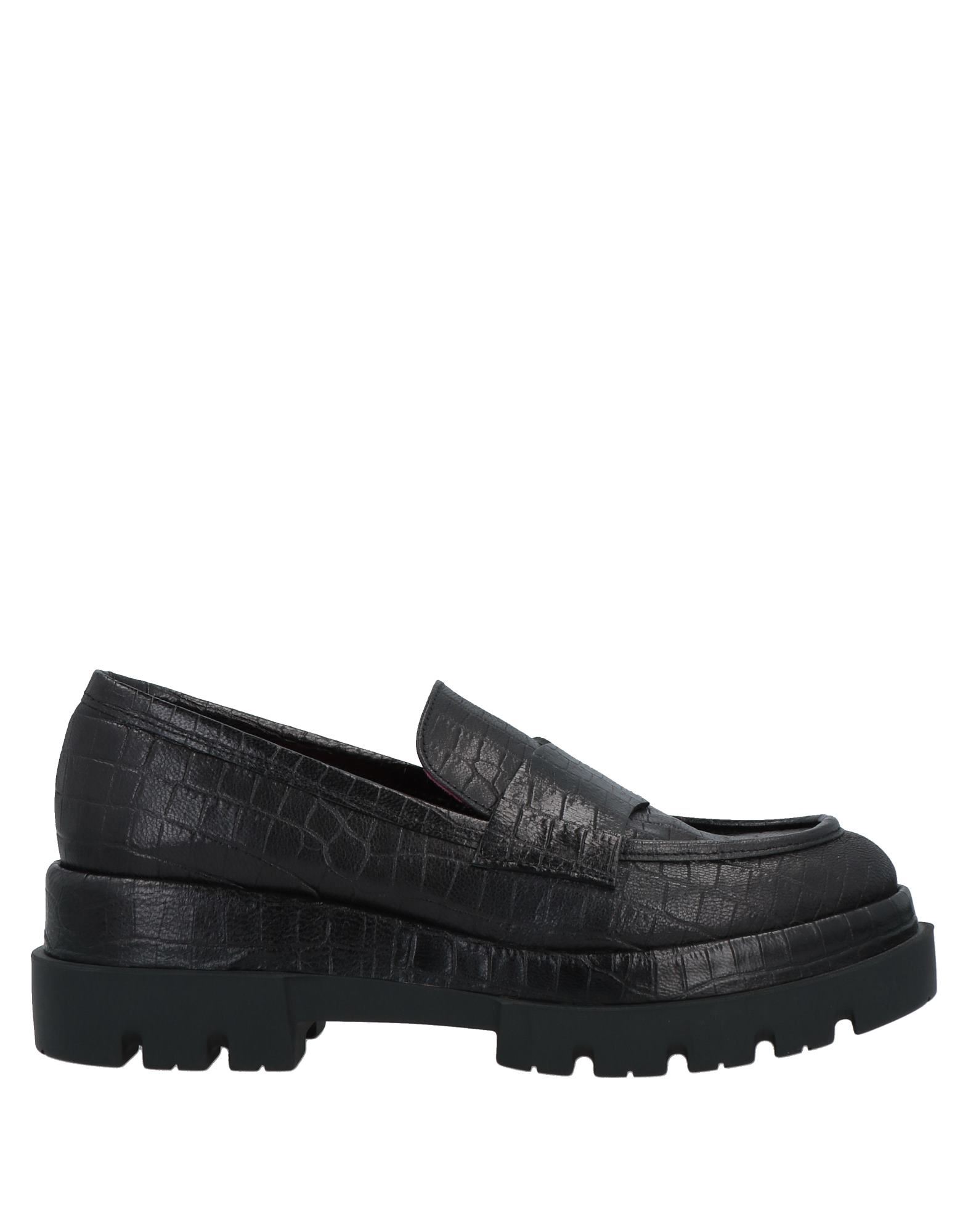 Le Babe Loafers In Black