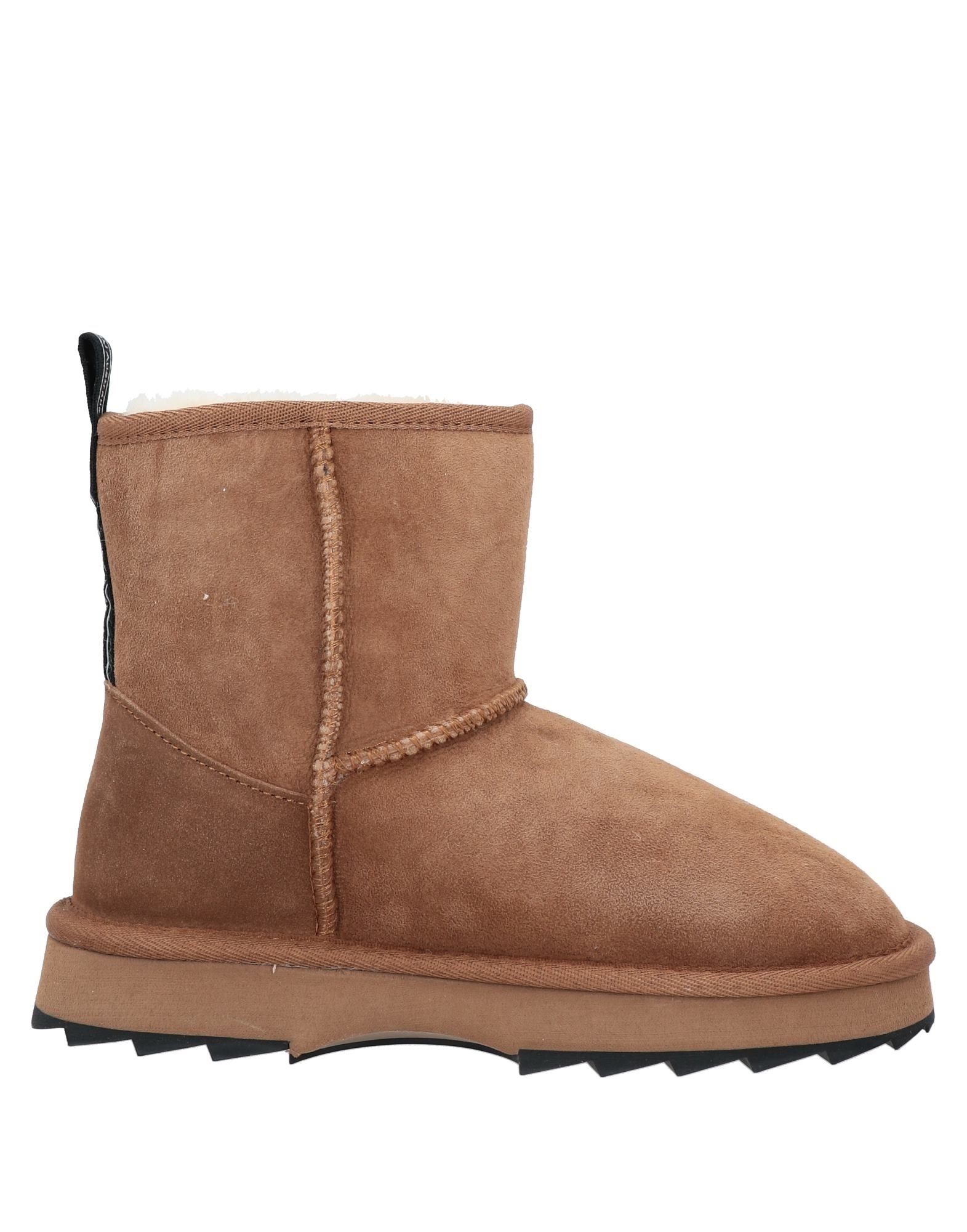 Emu Ankle Boots In Brown