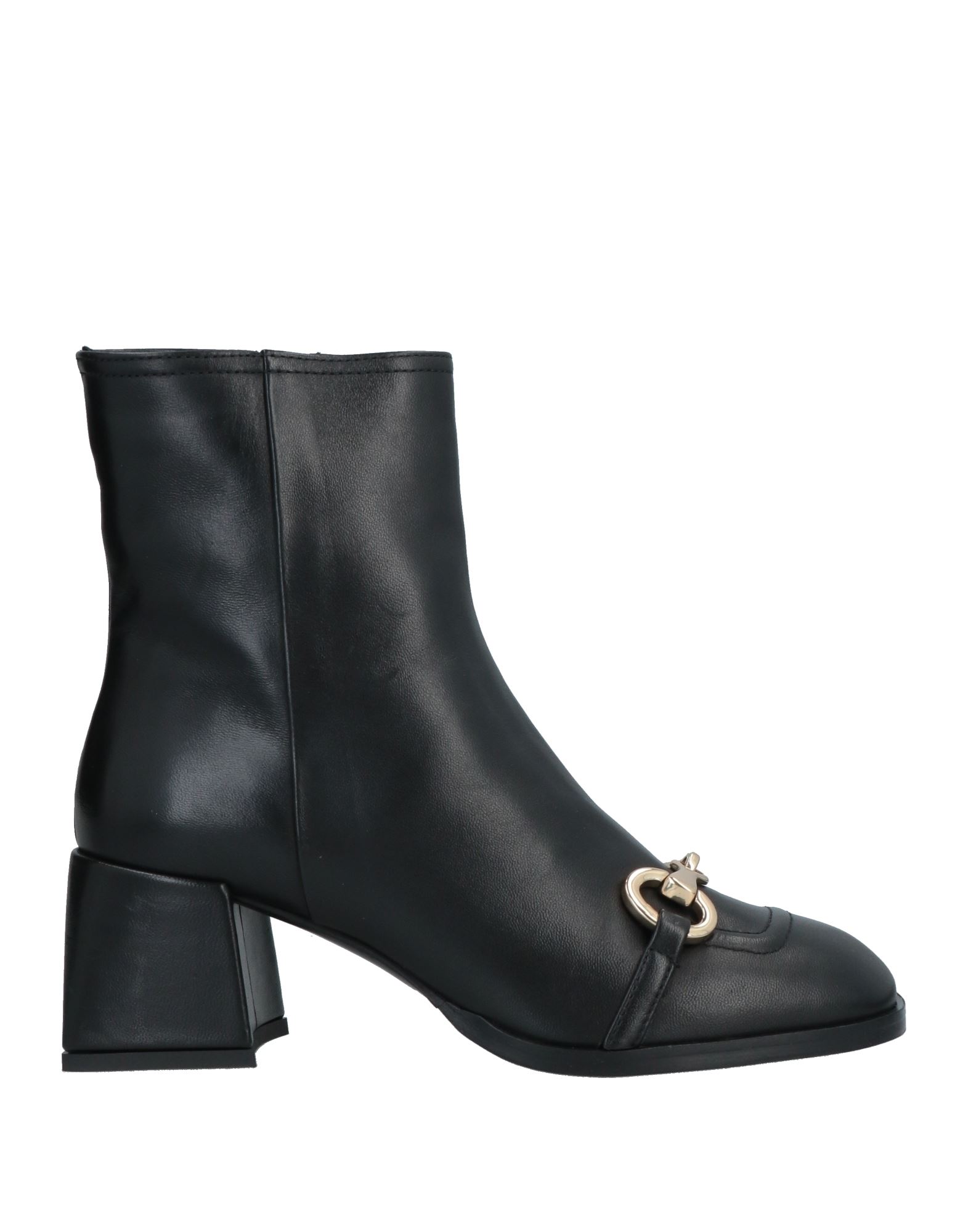 Fru Ankle Boots In Black