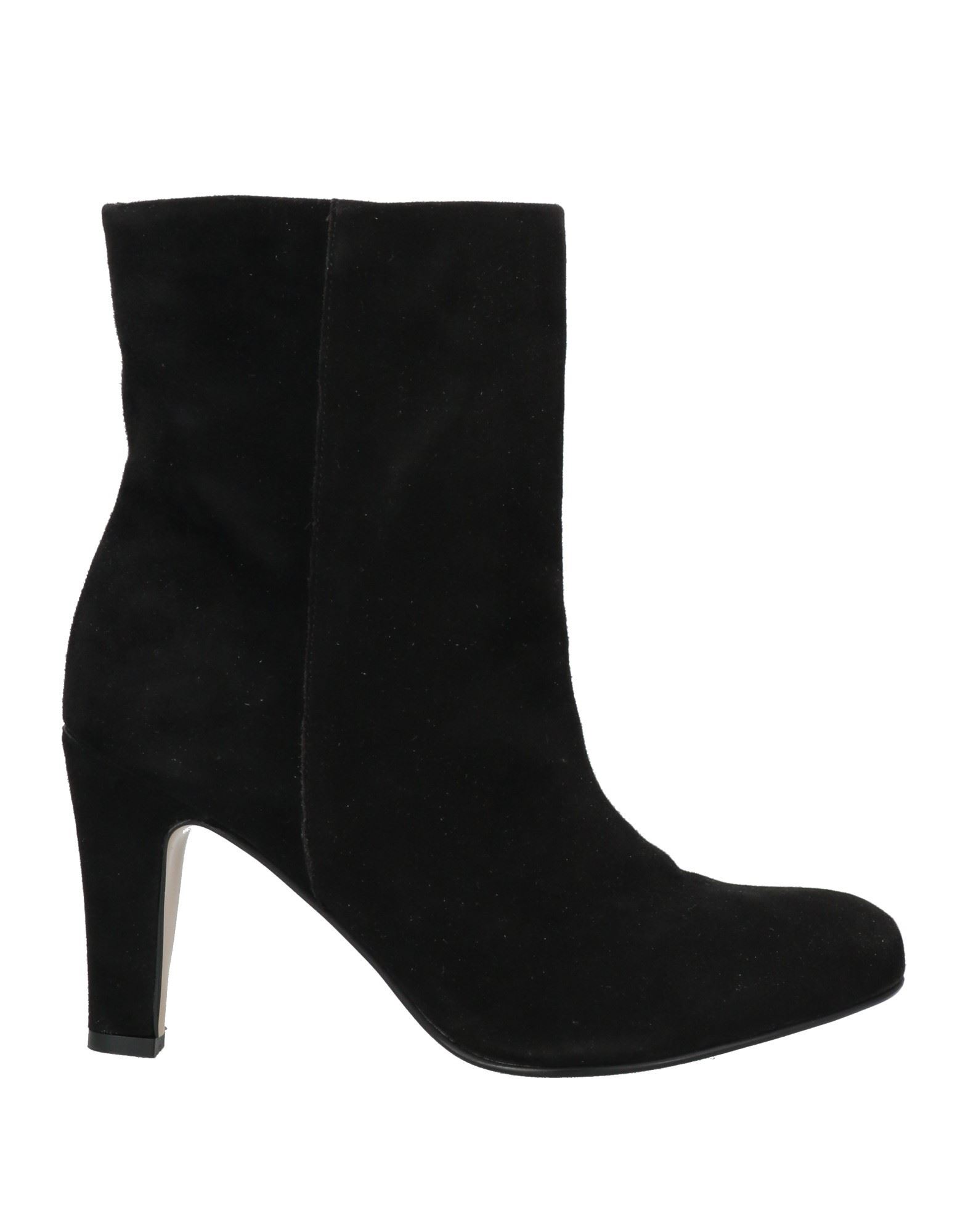 Dora Ankle Boots In Black