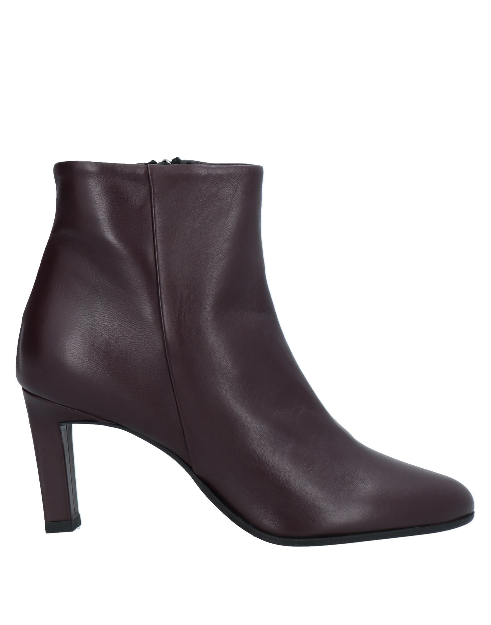 Oroscuro Ankle Boots In Deep Purple