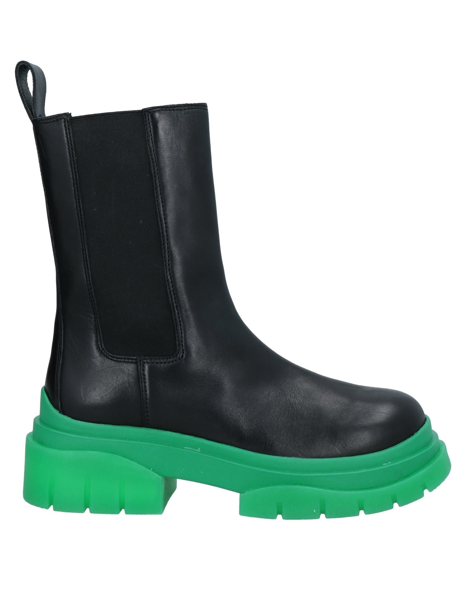 Ash Ankle Boots In Black