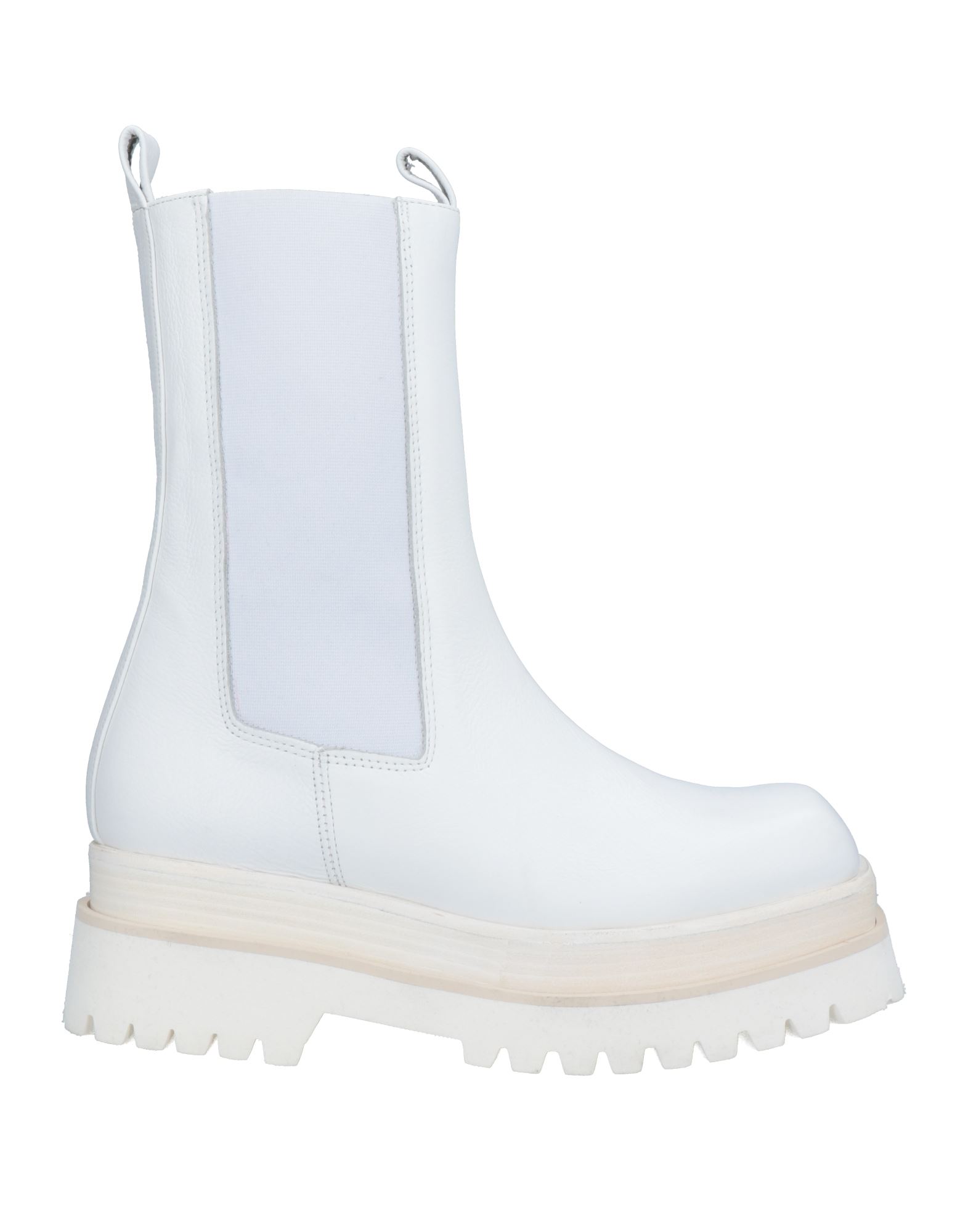 Paloma Barceló Ankle Boots In White