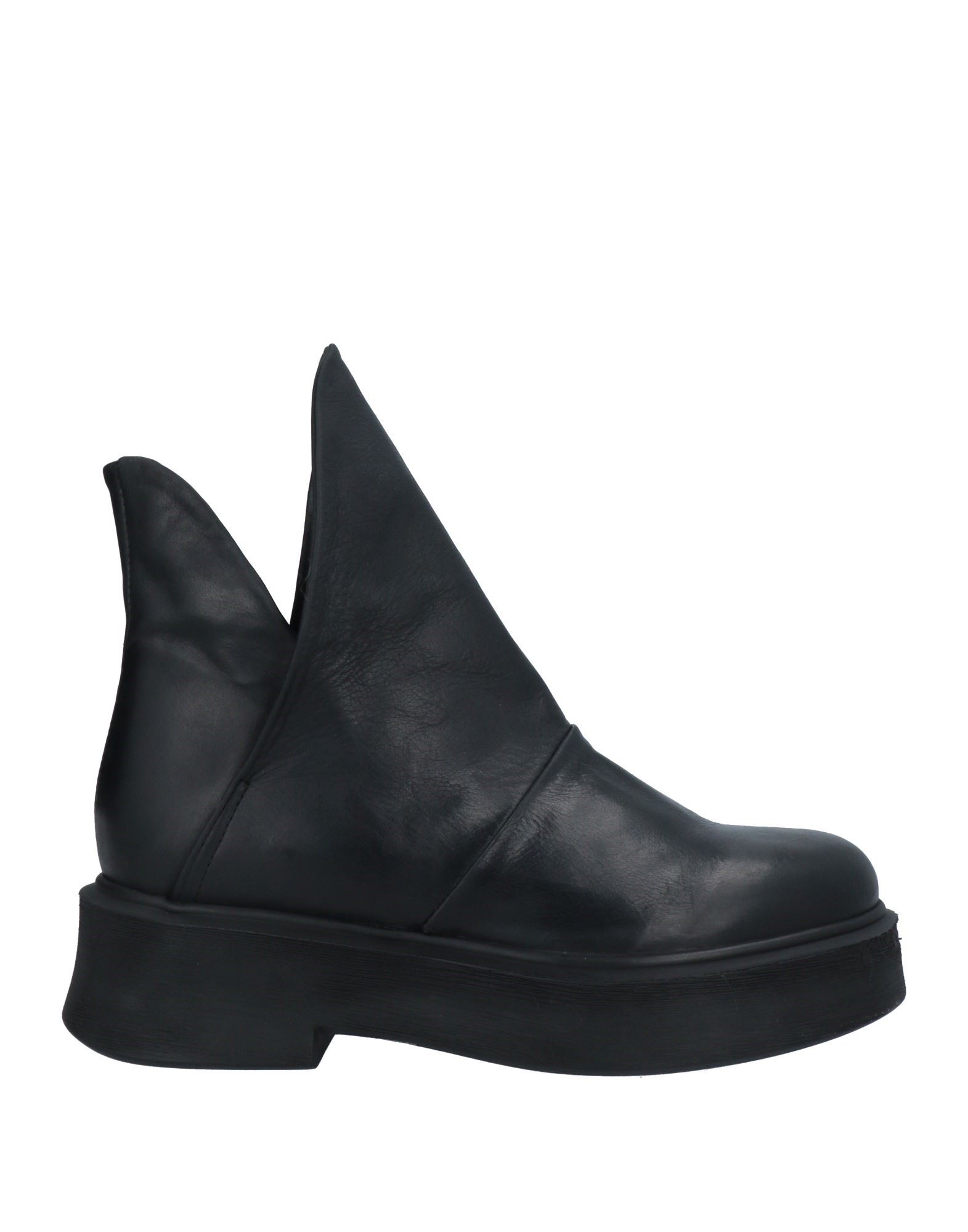1725.a Ankle Boots In Black