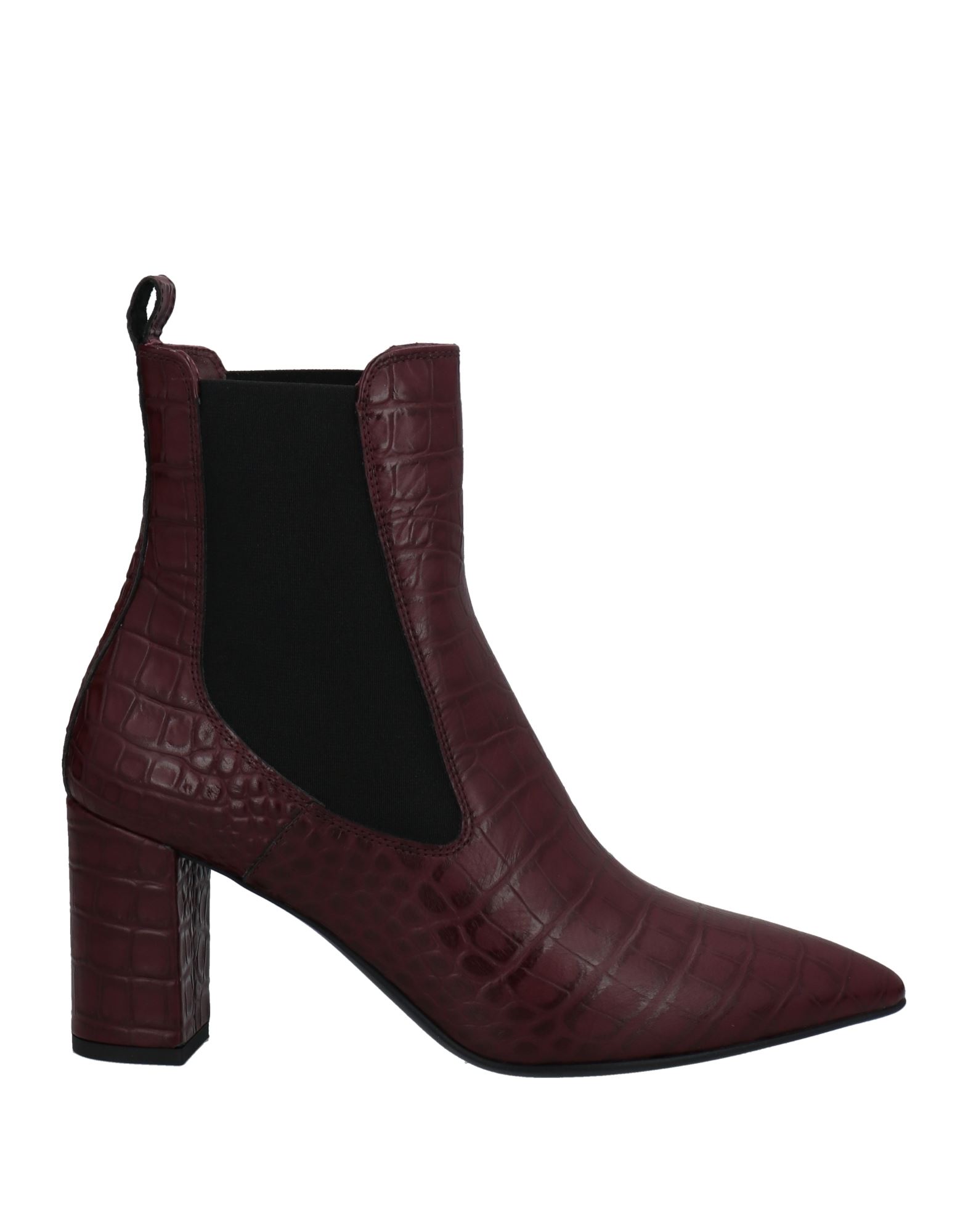 Janet & Janet Ankle Boots In Maroon