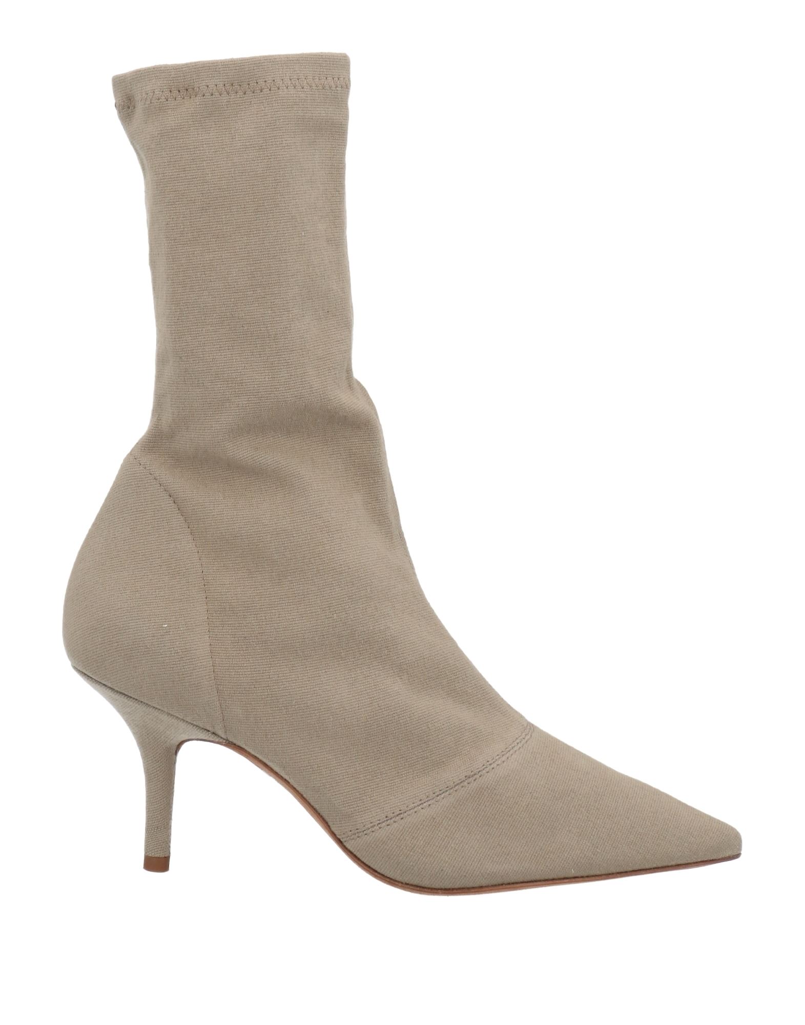 YEEZY Boots for Women | ModeSens