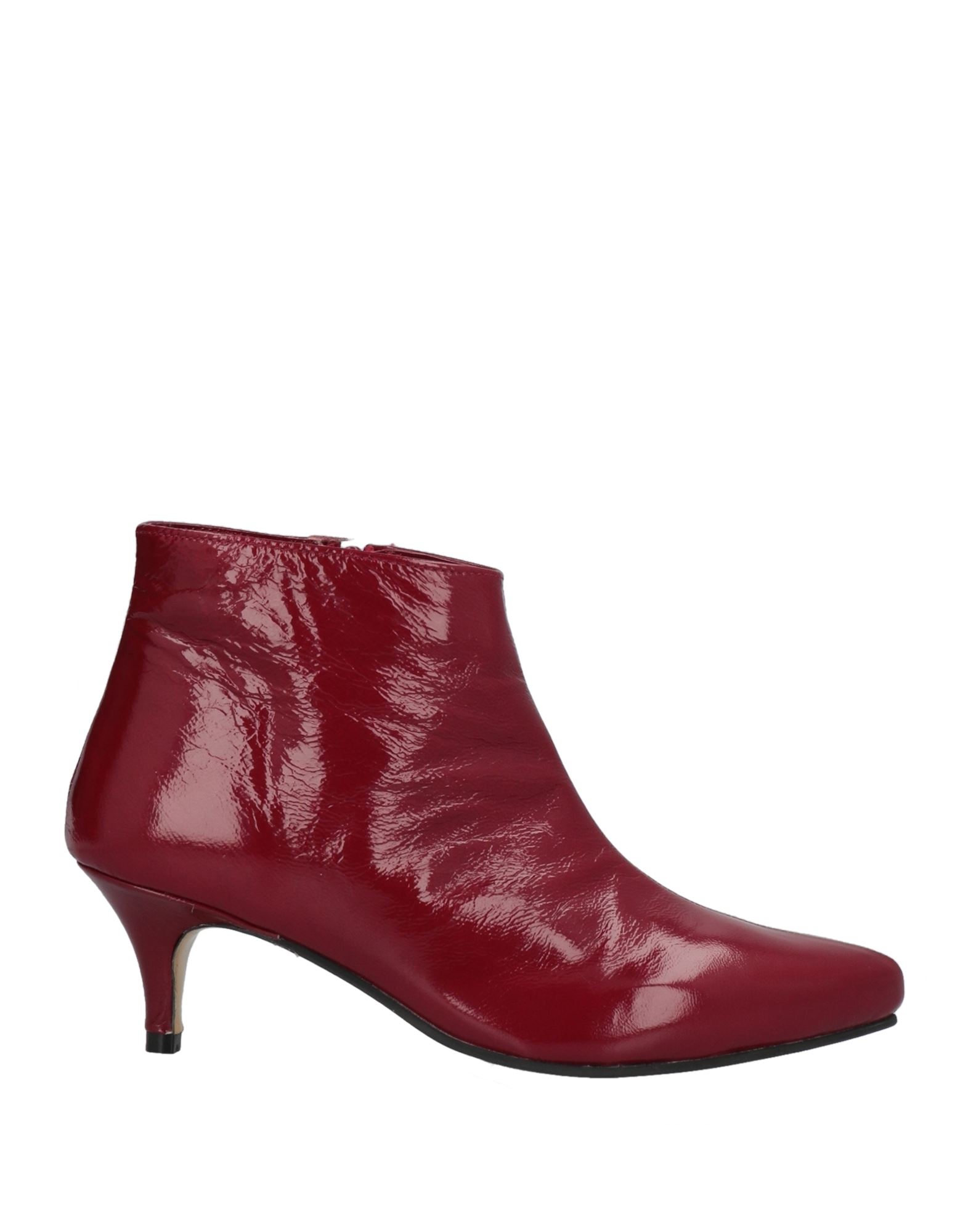 Dora Ankle Boots In Maroon