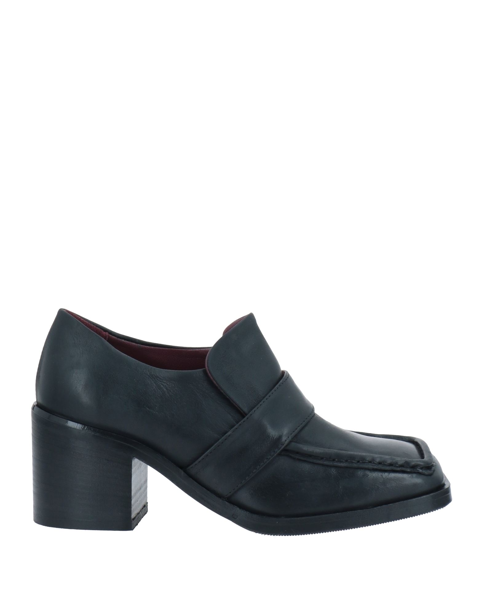 1725.a Loafers In Black