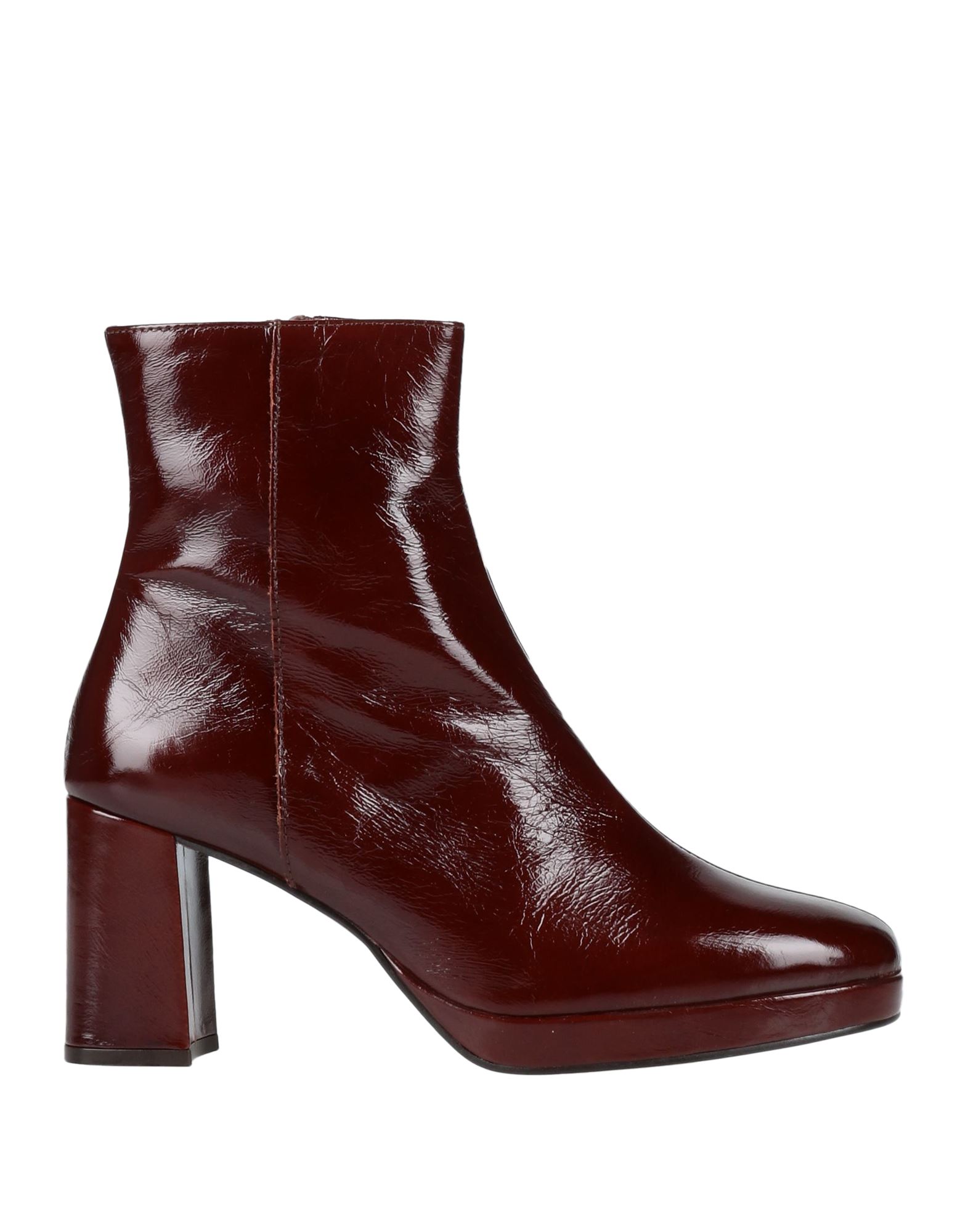 Jonak Ankle Boots In Red