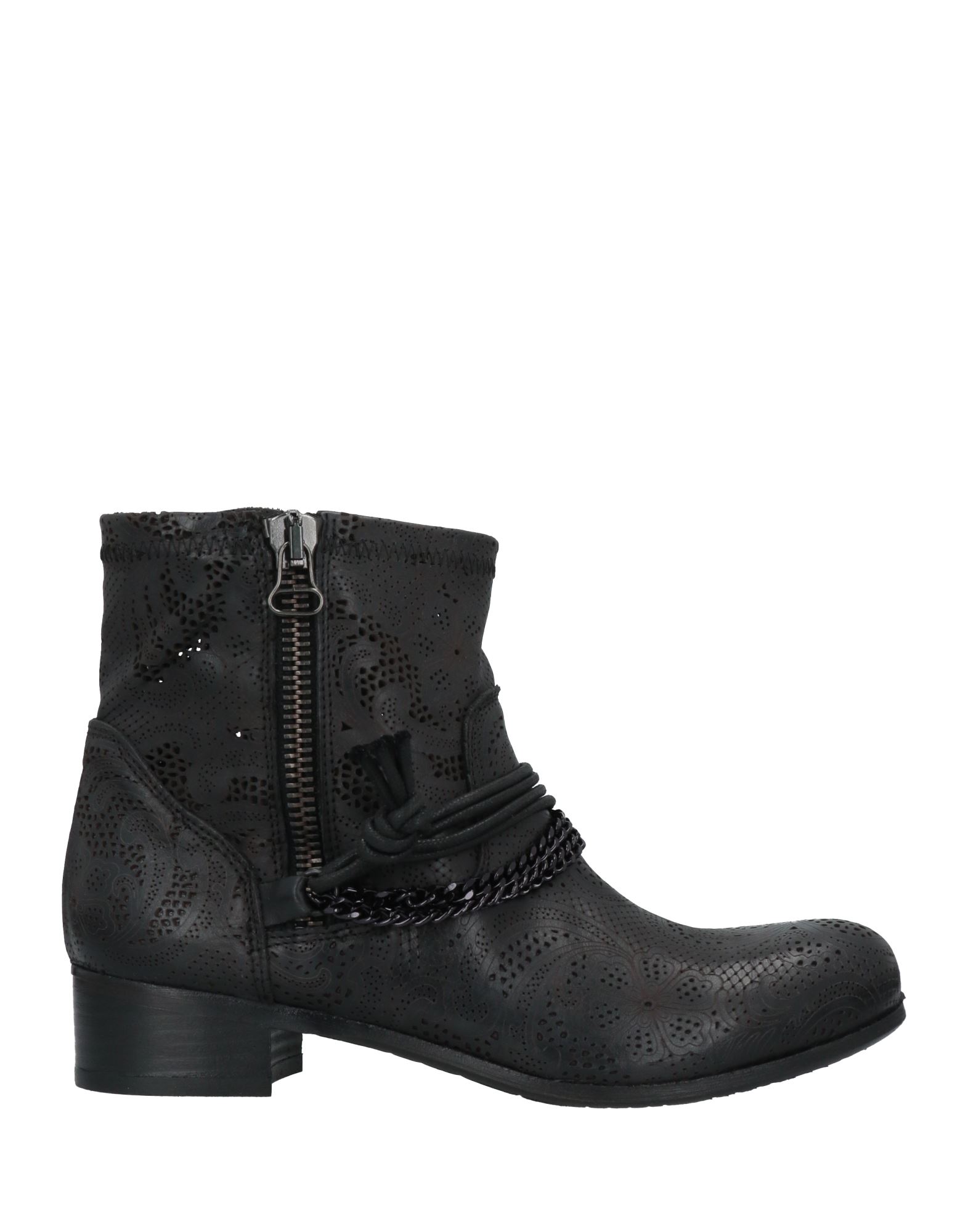 Madras Ankle Boots In Black