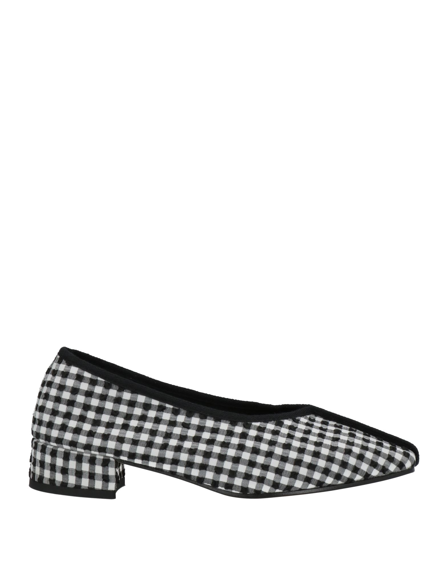 About Arianne Ballet Flats In Black