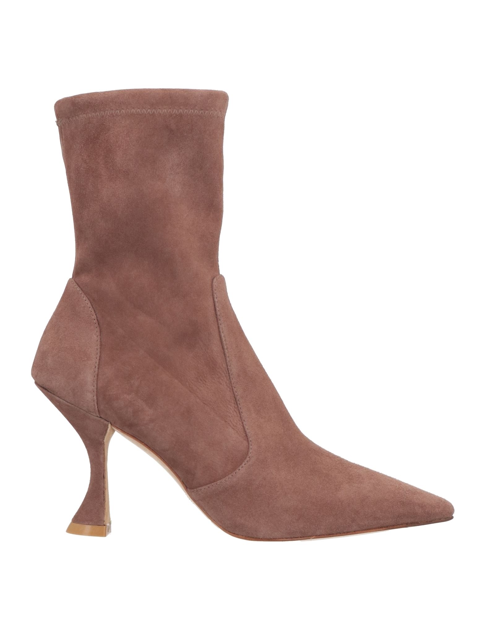 Shop Stuart Weitzman Woman Ankle Boots Brown Size 5.5 Soft Leather