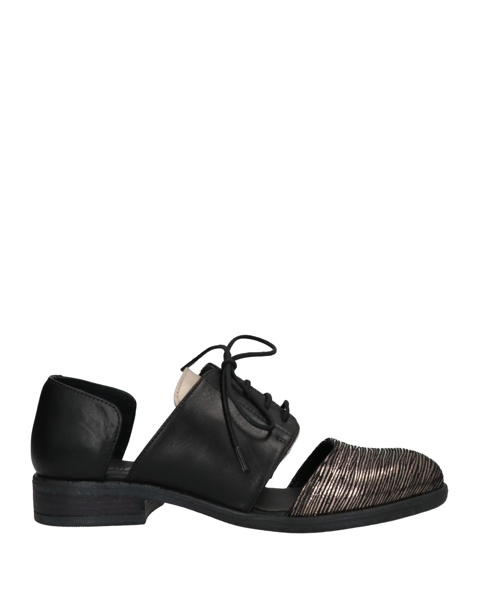 Le Bohémien Lace-up Shoes In Black