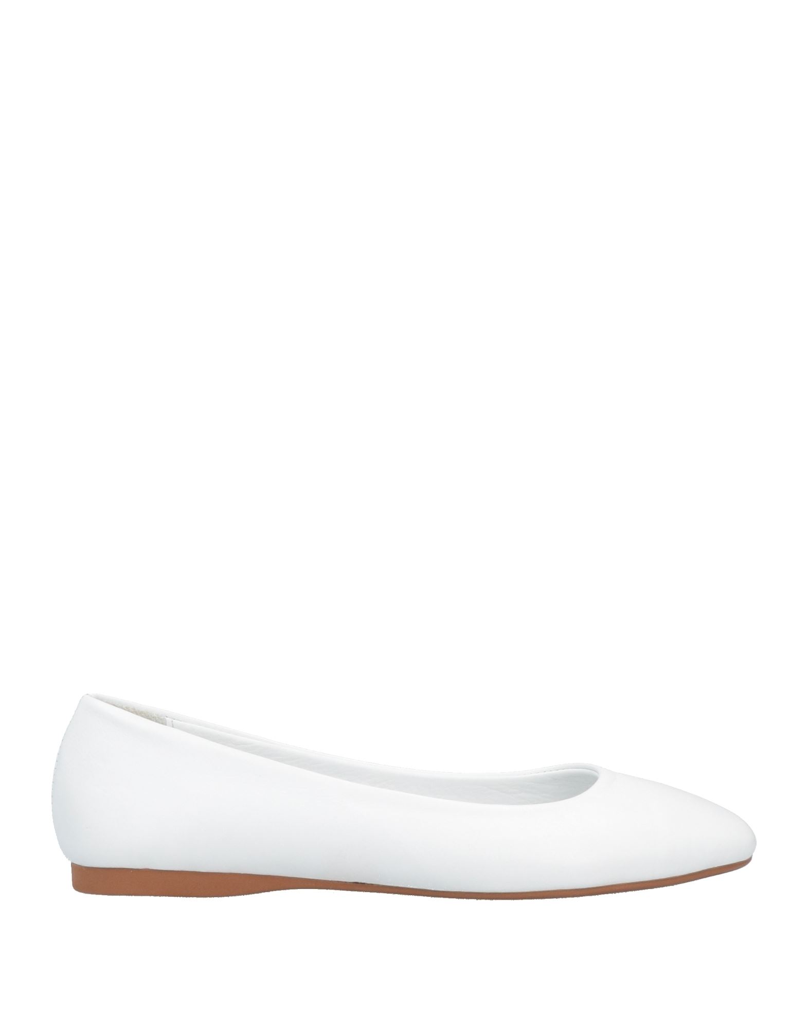 Wave Ballet Flats In White