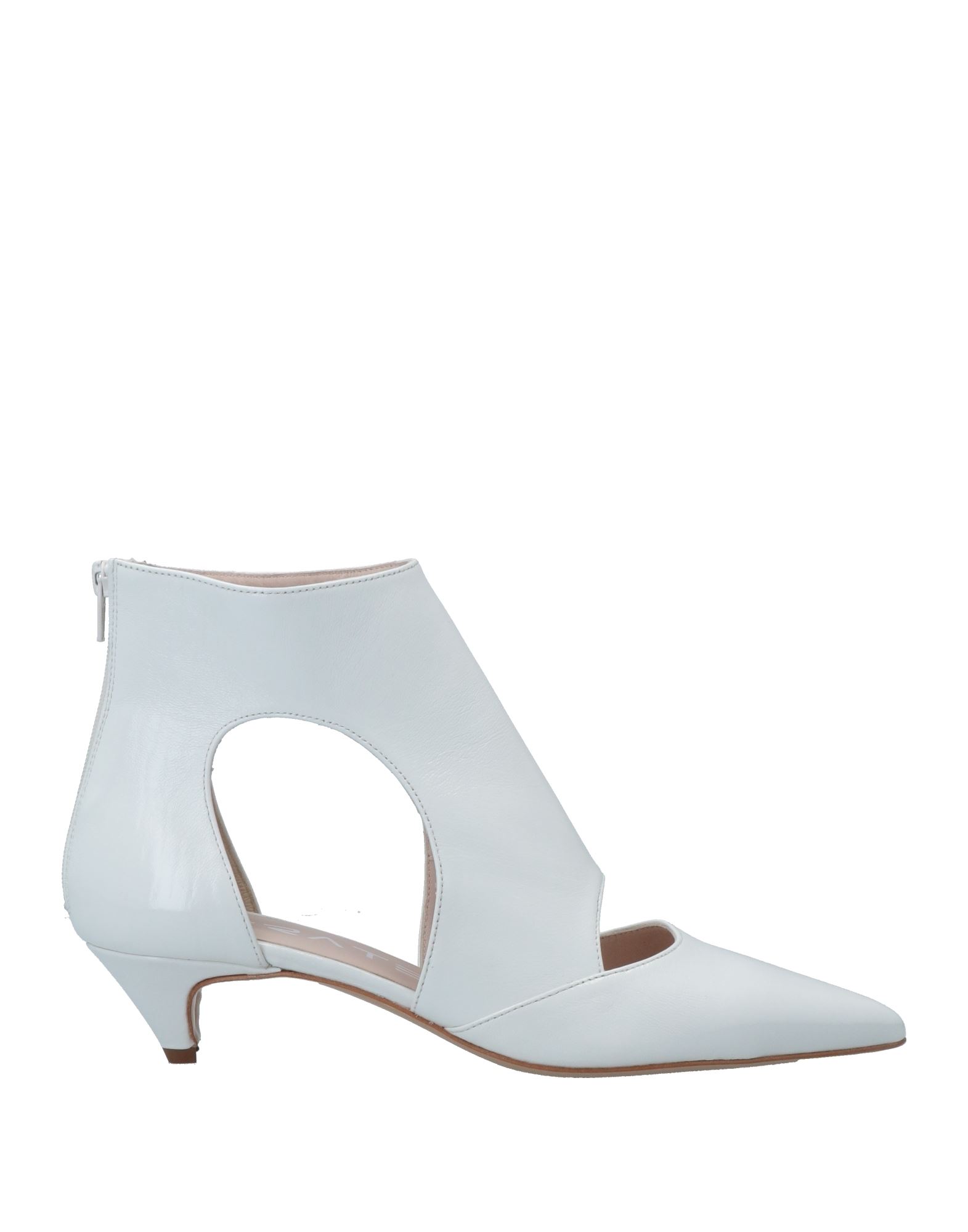 Strategia Ankle Boots In White