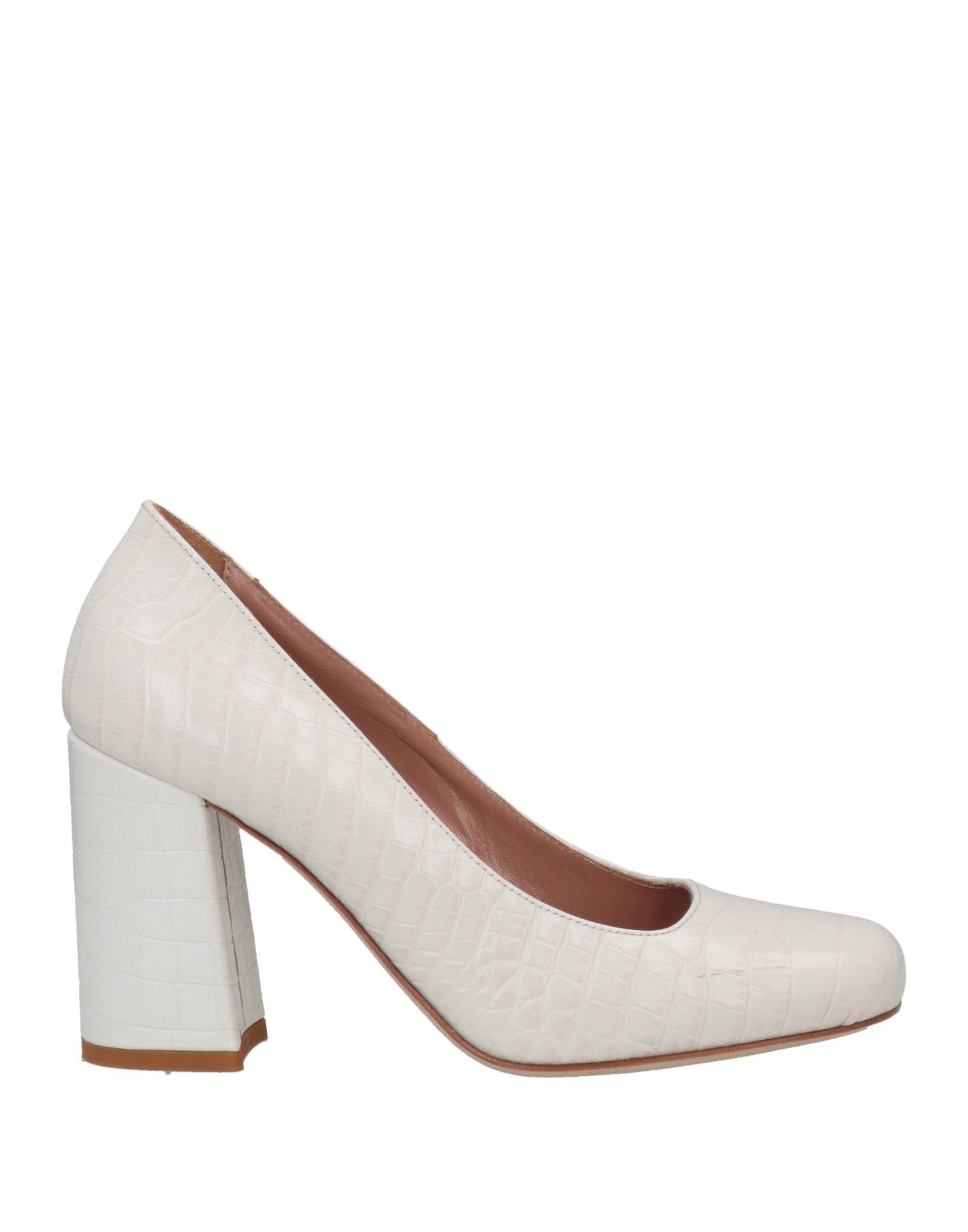Twinset Pumps In White