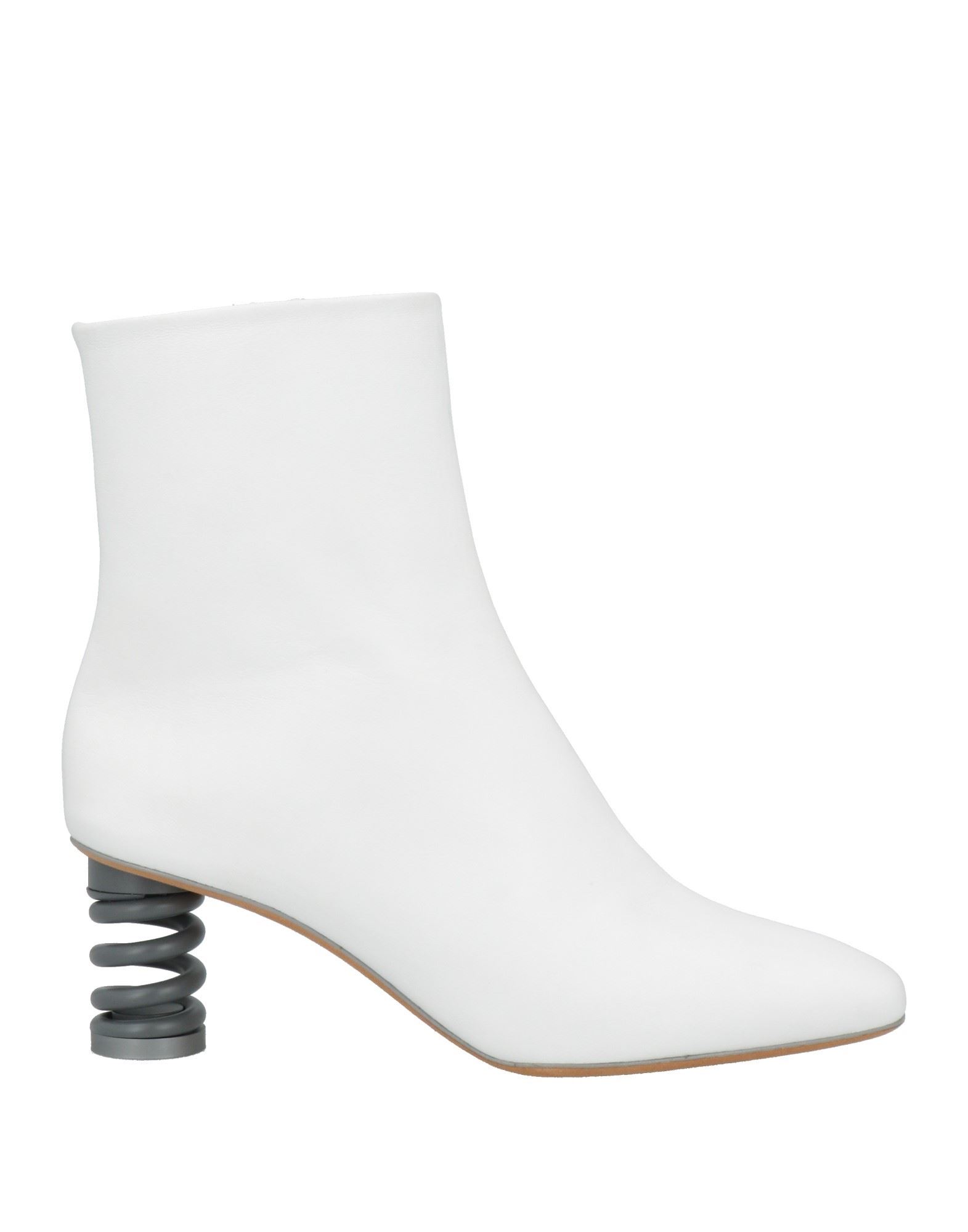 Gray Matters Ankle Boots In White