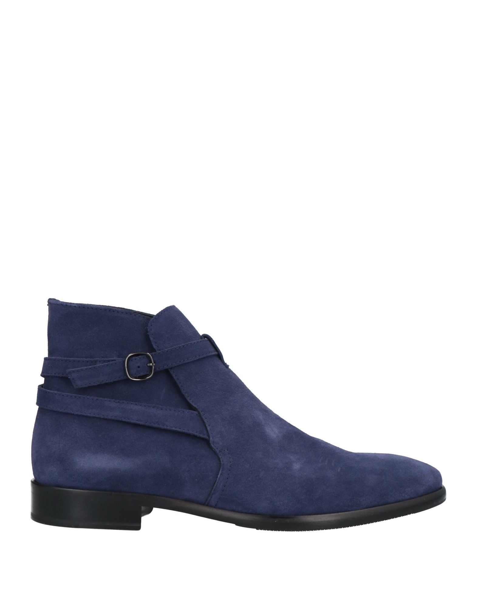 Unconventional Royal Ankle Boots In Purple