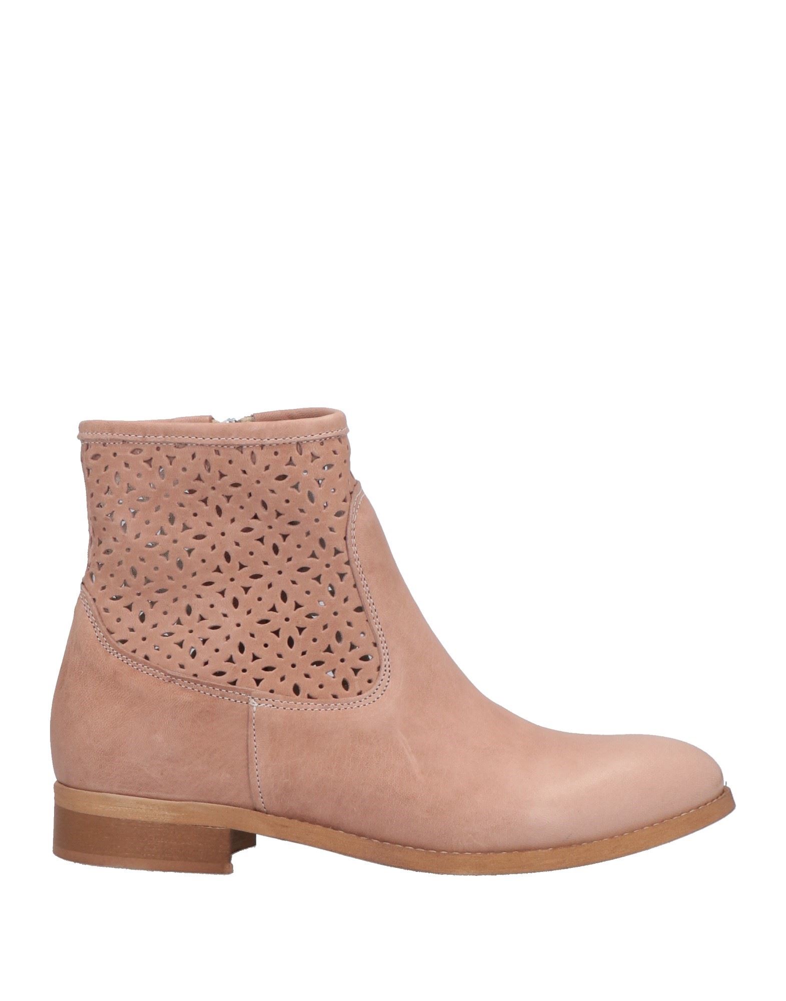 Le Pepite Ankle Boots In Pink