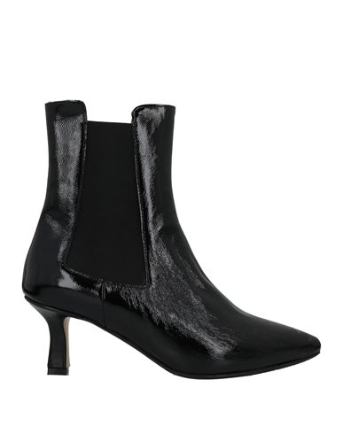 L'arianna Ankle Boots In Black