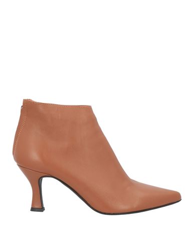 Ovye' By Cristina Lucchi Woman Ankle Boots Tan Size 8 Calfskin In Brown