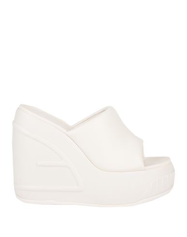 Shop Fendi Woman Sandals Off White Size 10 Soft Leather