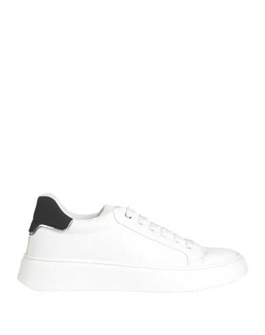 Shop Paul Pierce Woman Sneakers White Size 6 Leather